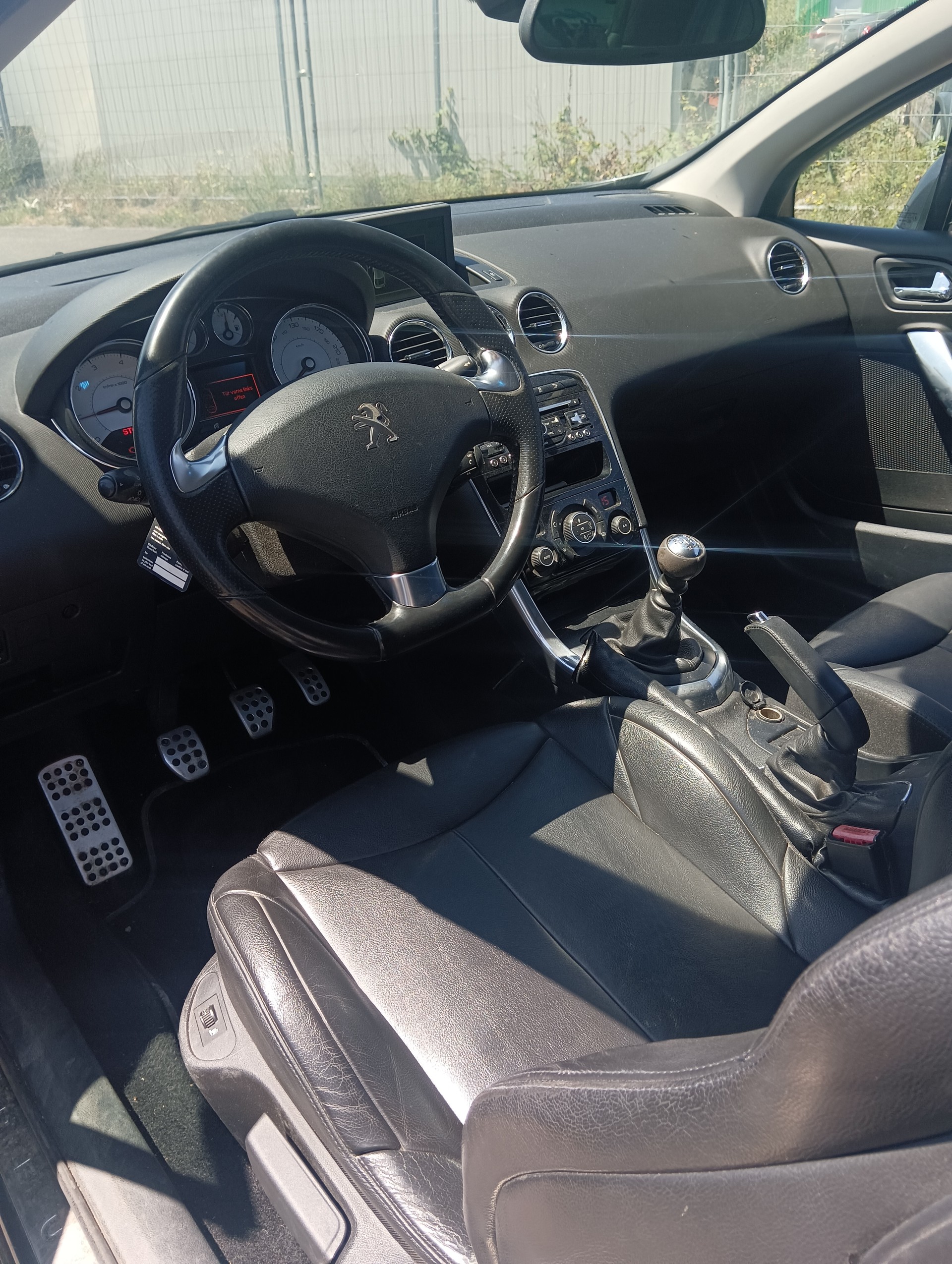 PEUGEOT 308 CC 1.6 16V Turbo Allure-image-6