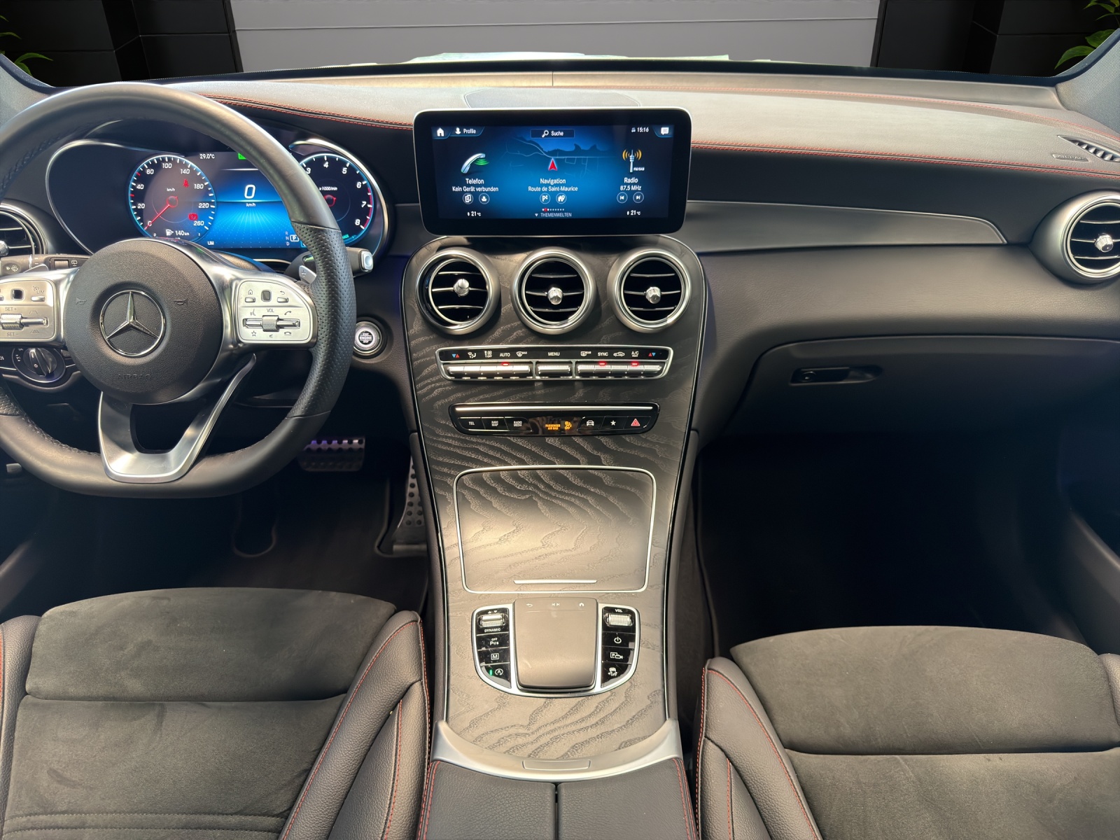 MERCEDES-BENZ GLC 300 AMG Line 4Matic-image-6