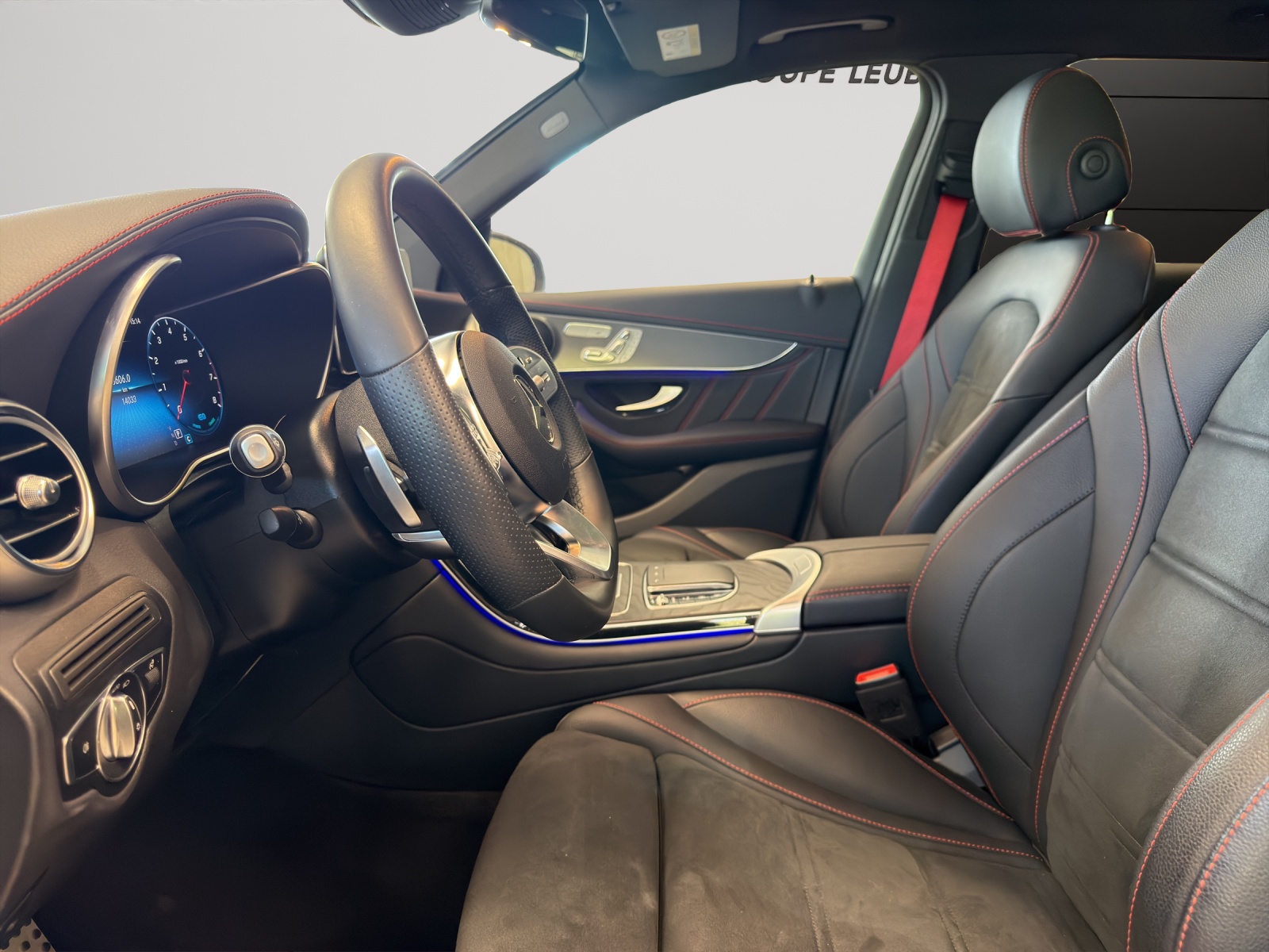 MERCEDES-BENZ GLC 300 AMG Line 4Matic-image-10
