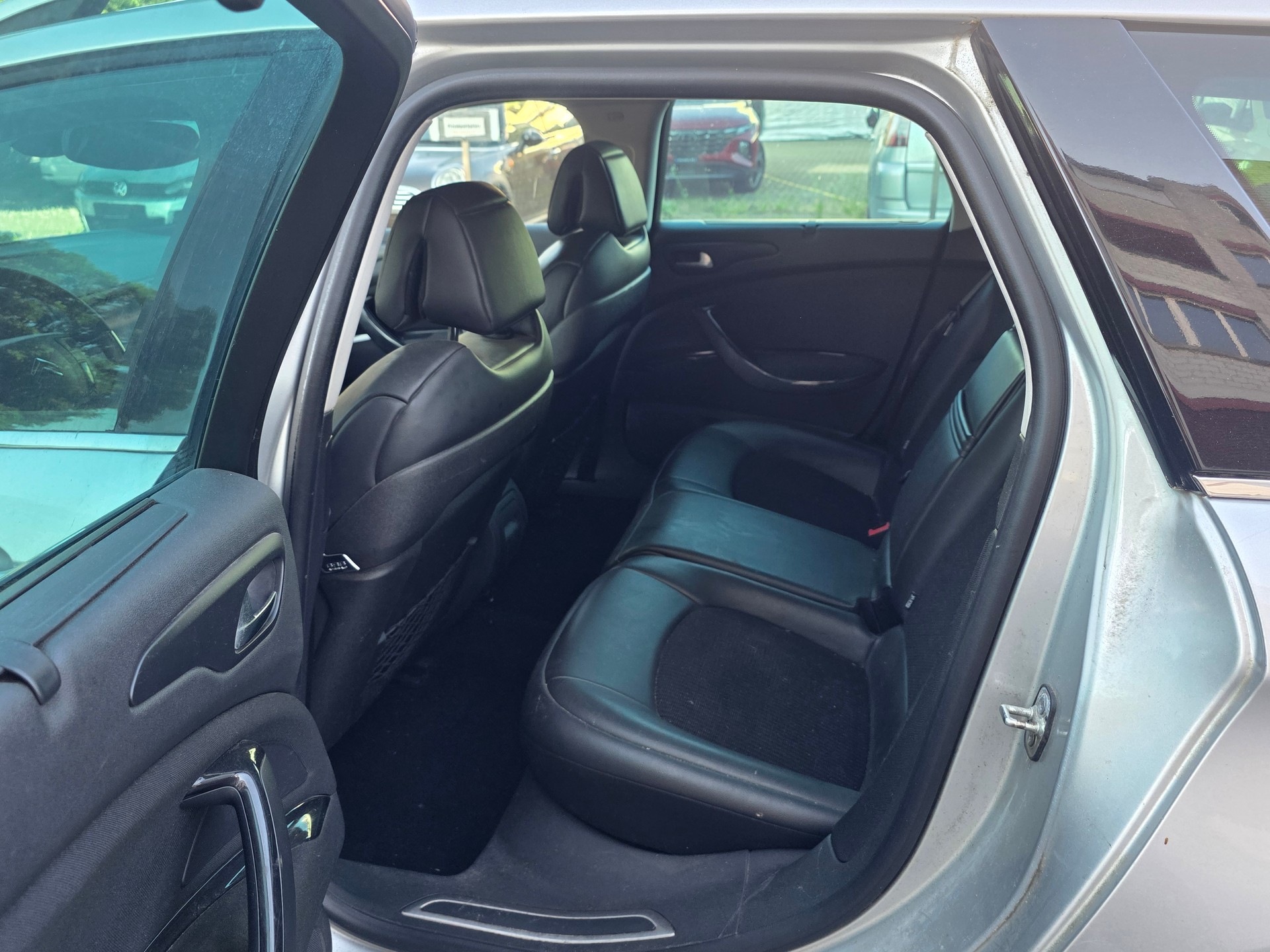 CITROEN C5 Tourer 2.0 HDi Exclusive Automatic-image-6