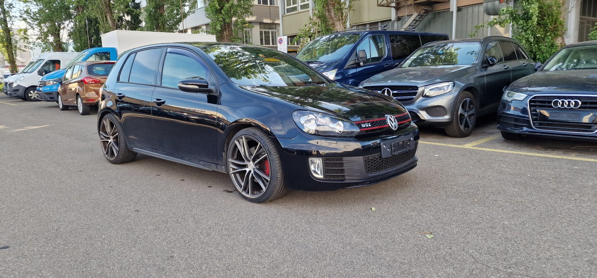 VW Golf 2.0 TSI GTI-image-1