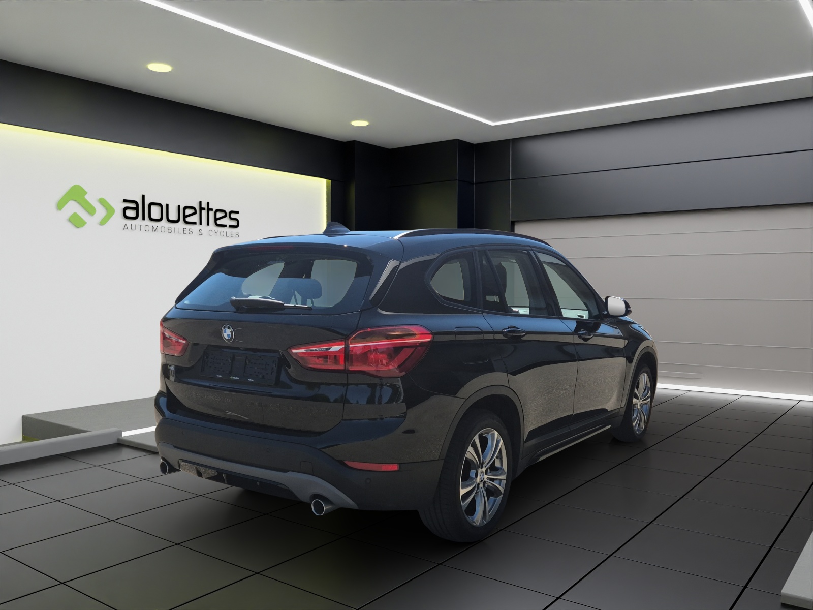 BMW X1 xDrive 18d Steptronic-showroom-element-2