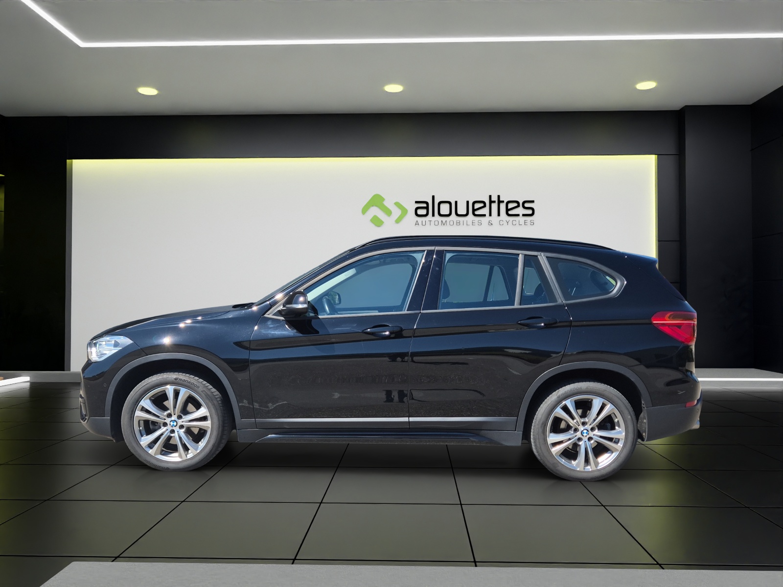 BMW X1 xDrive 18d Steptronic-showroom-element-1