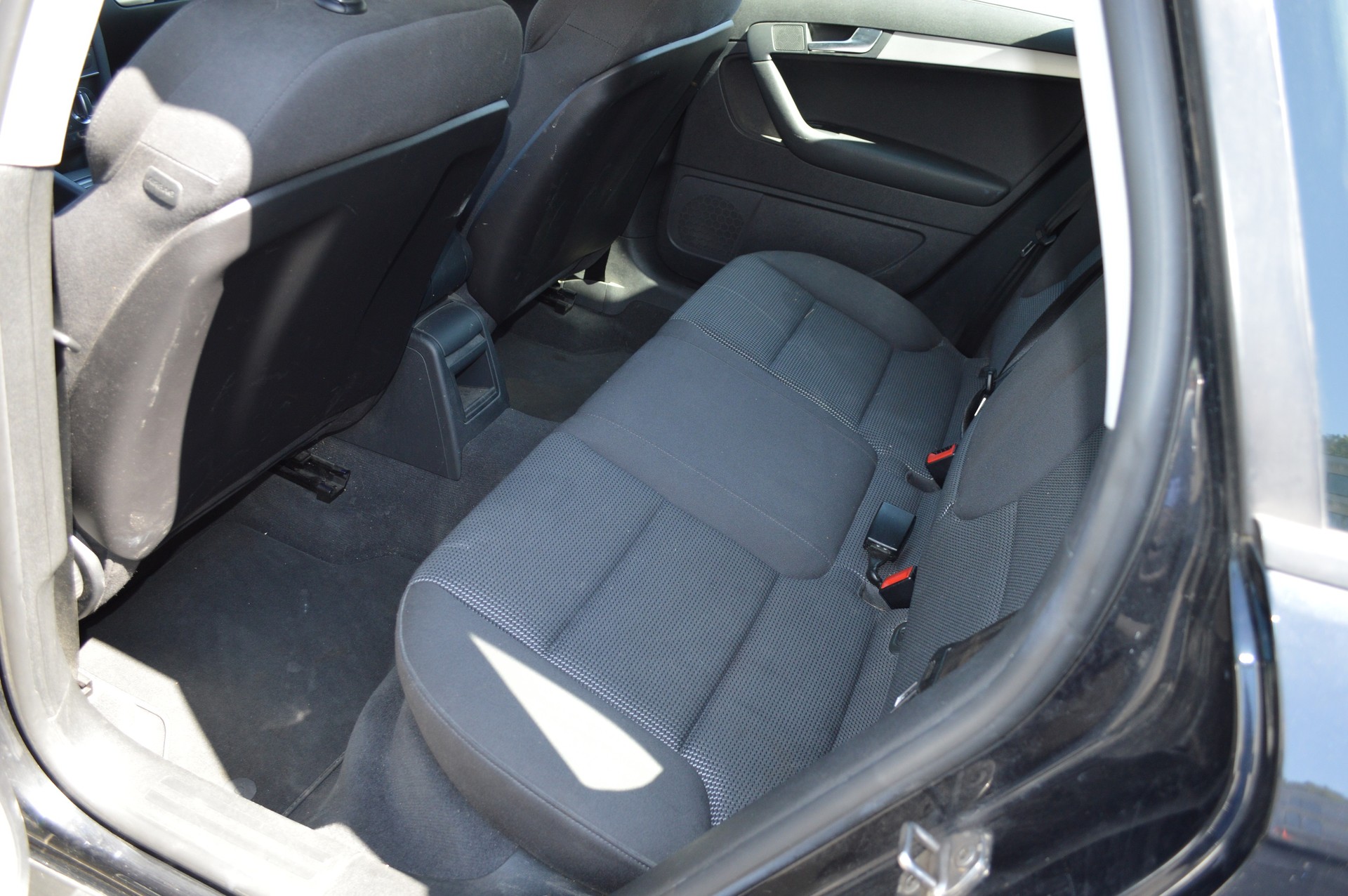 AUDI A3 Sportback 2.0 TDI Ambition-image-4