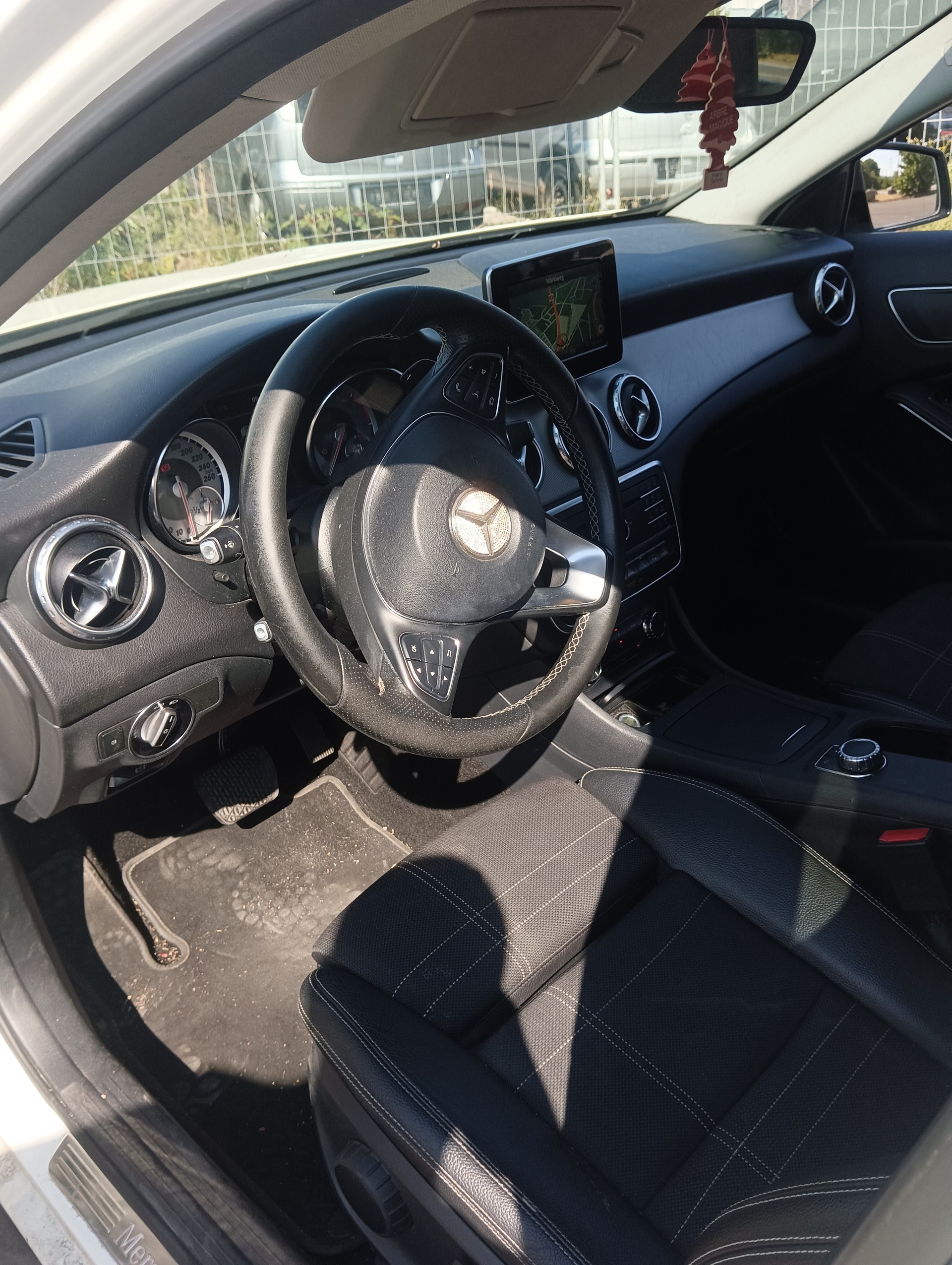 MERCEDES-BENZ GLA 200 CDI Swiss Star Edition 4Matic 7G-DCT-image-6