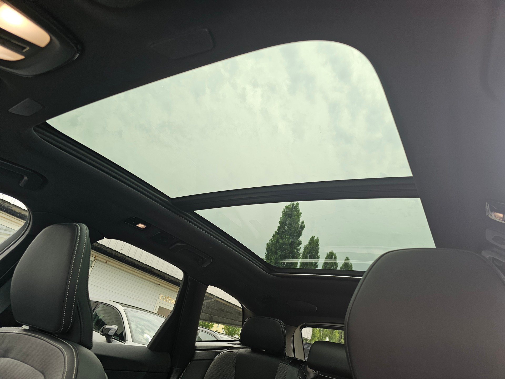 VOLVO XC60 T8 eAWD PluginHybrid Black Edition Geartronic-image-18