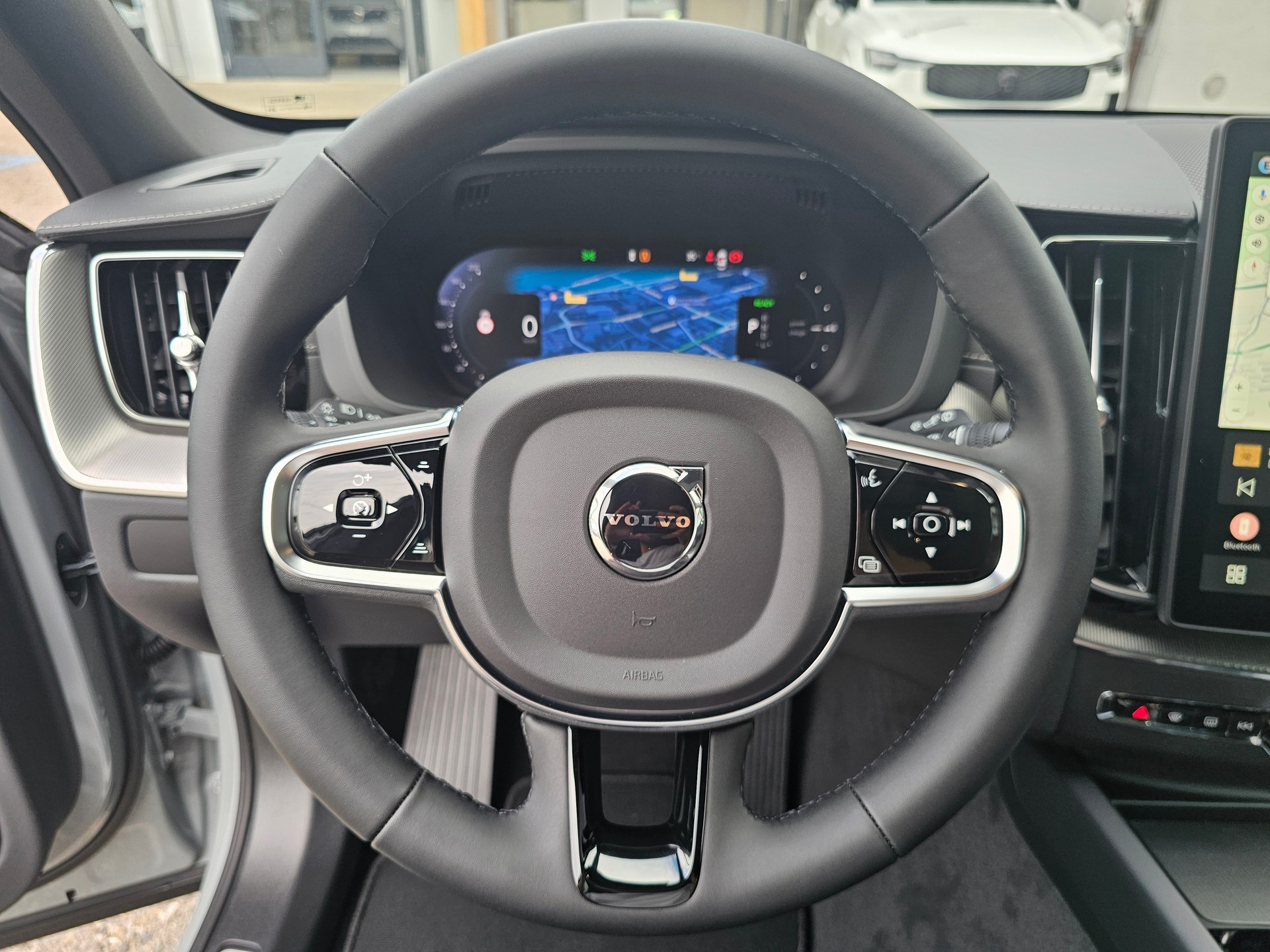 VOLVO XC60 T8 eAWD PluginHybrid Black Edition Geartronic-image-10