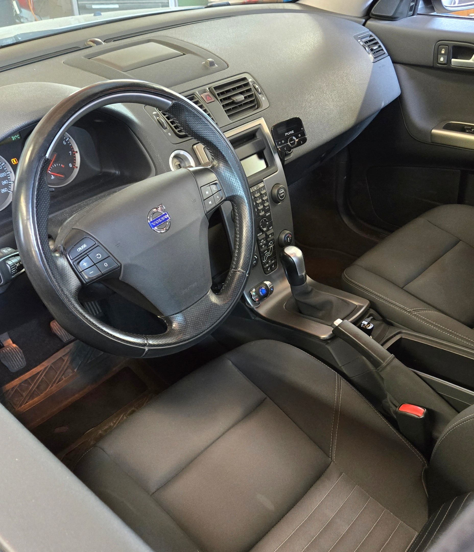 VOLVO V50 2.0 Momentum-image-2