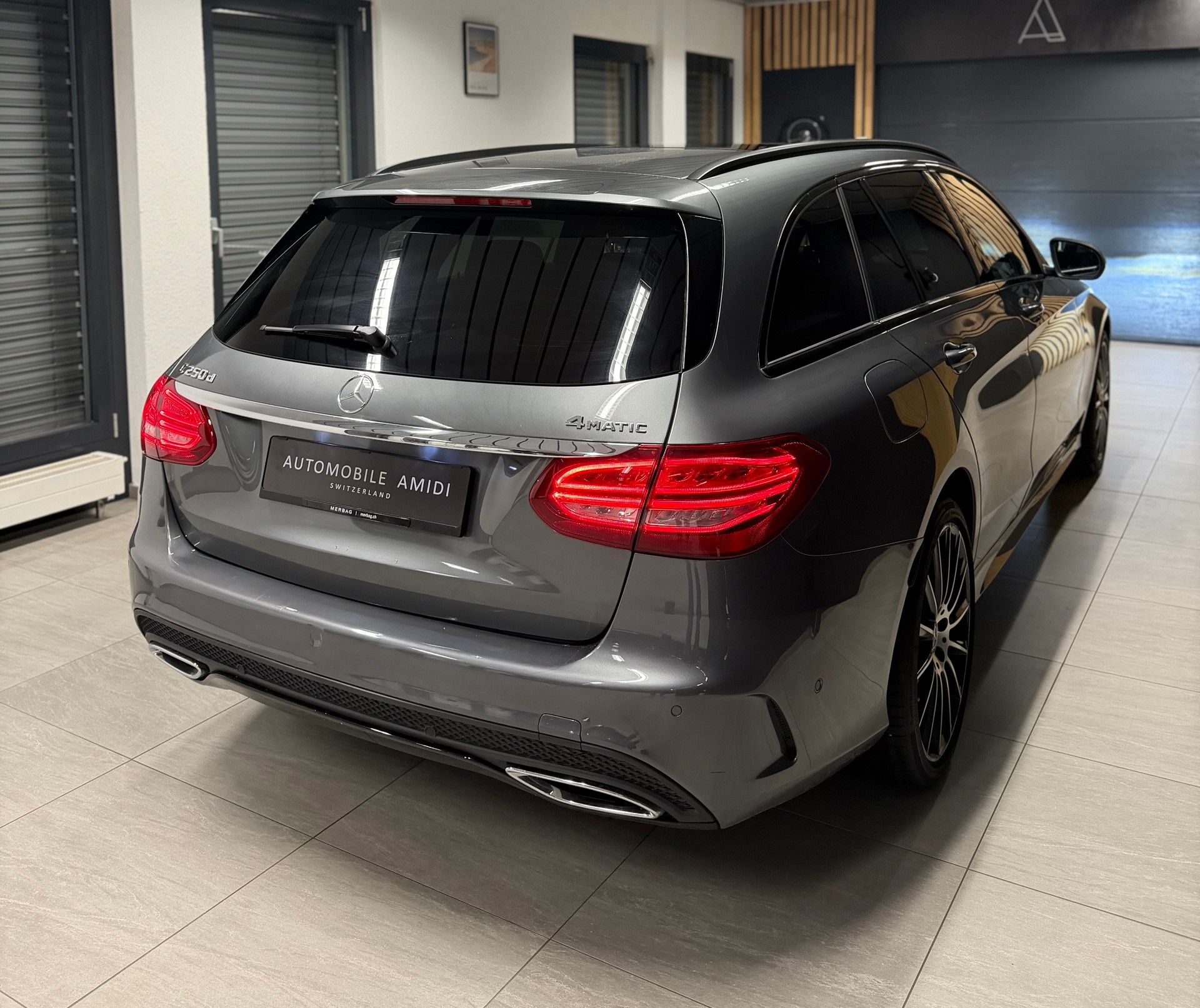 MERCEDES-BENZ C 250 d AMG Line 4Matic 9G-Tronic-image-4