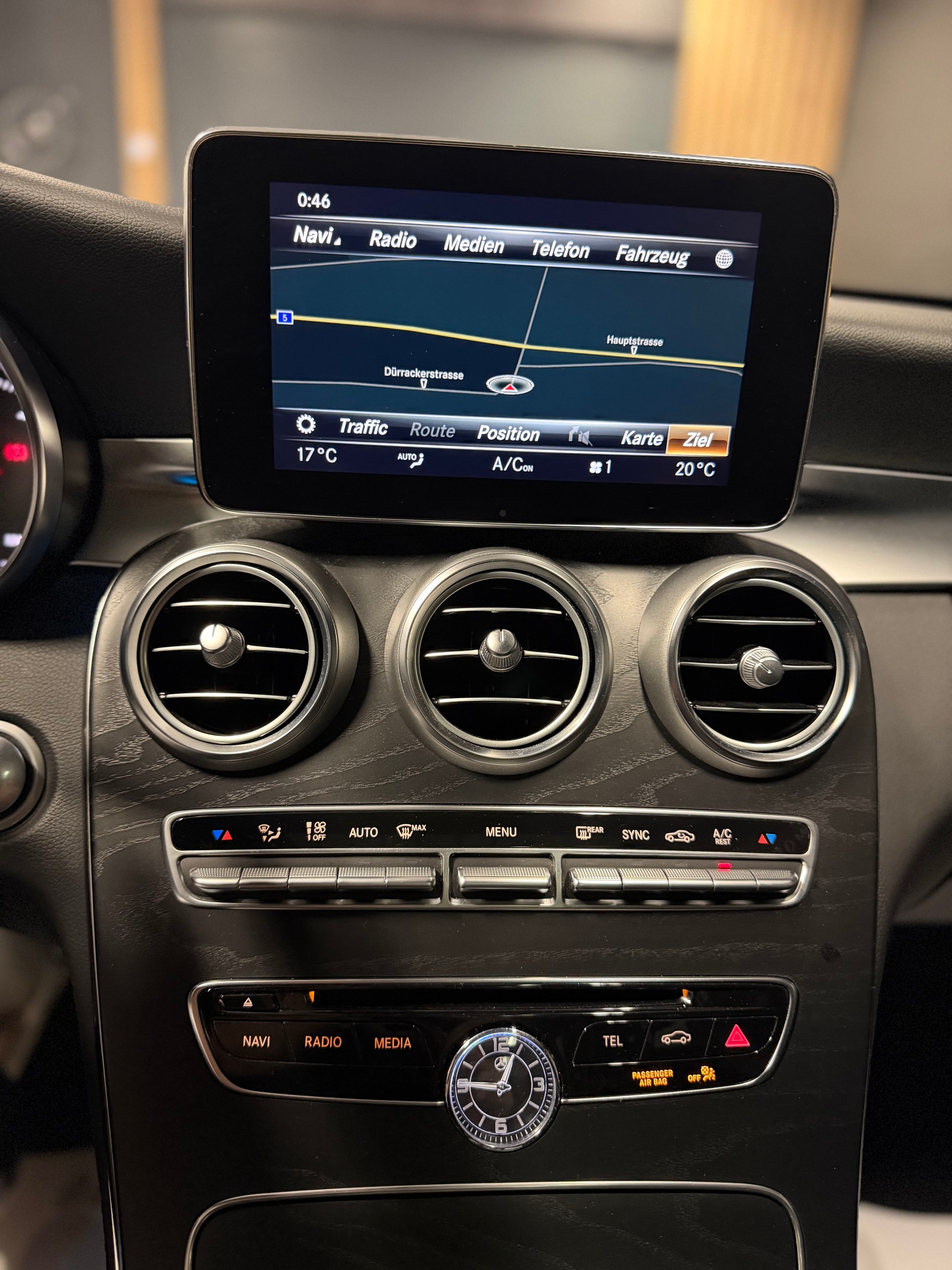 MERCEDES-BENZ C 250 d AMG Line 4Matic 9G-Tronic-image-14