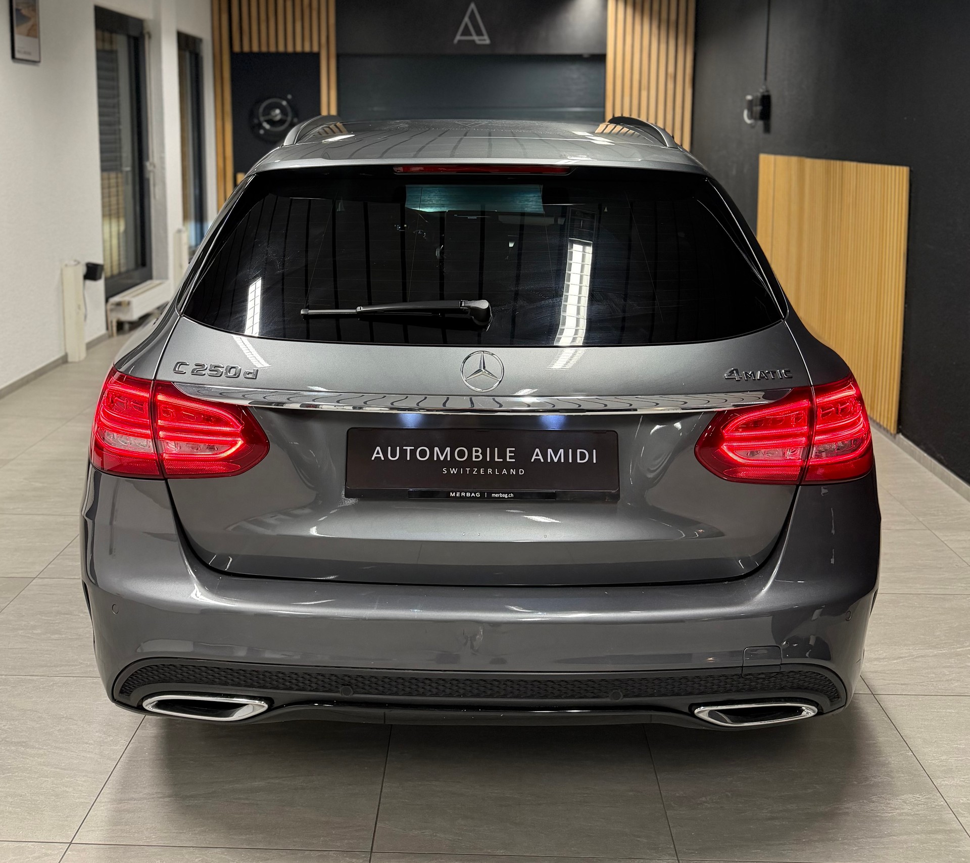 MERCEDES-BENZ C 250 d AMG Line 4Matic 9G-Tronic-image-3