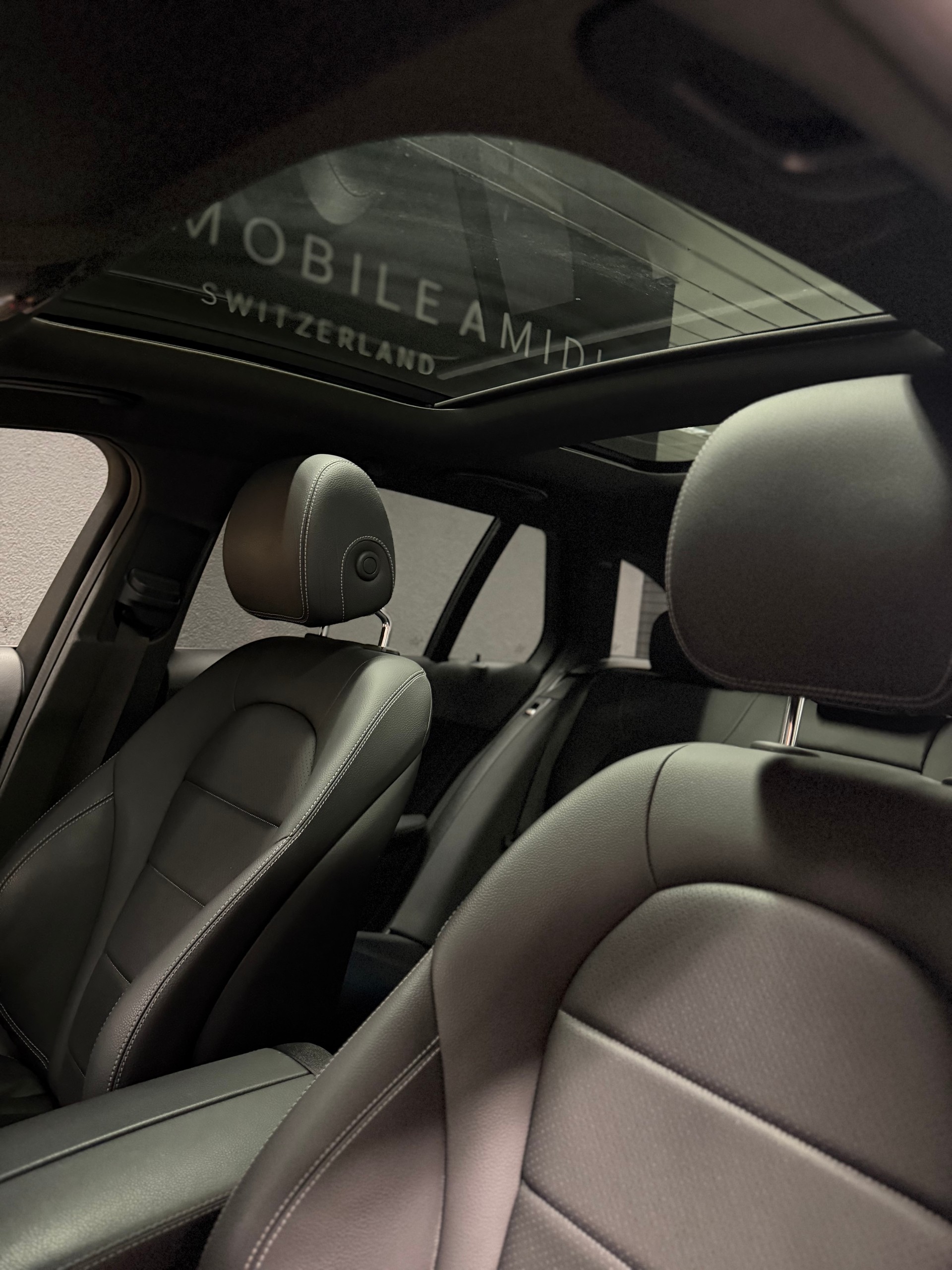 MERCEDES-BENZ C 250 d AMG Line 4Matic 9G-Tronic-image-13