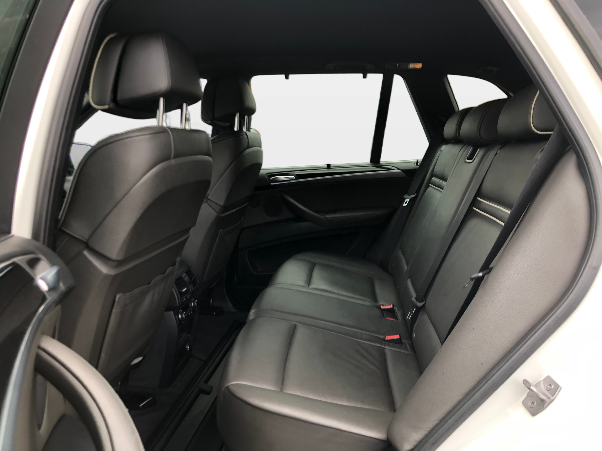 BMW X5 xDrive 50i Steptronic-image-6
