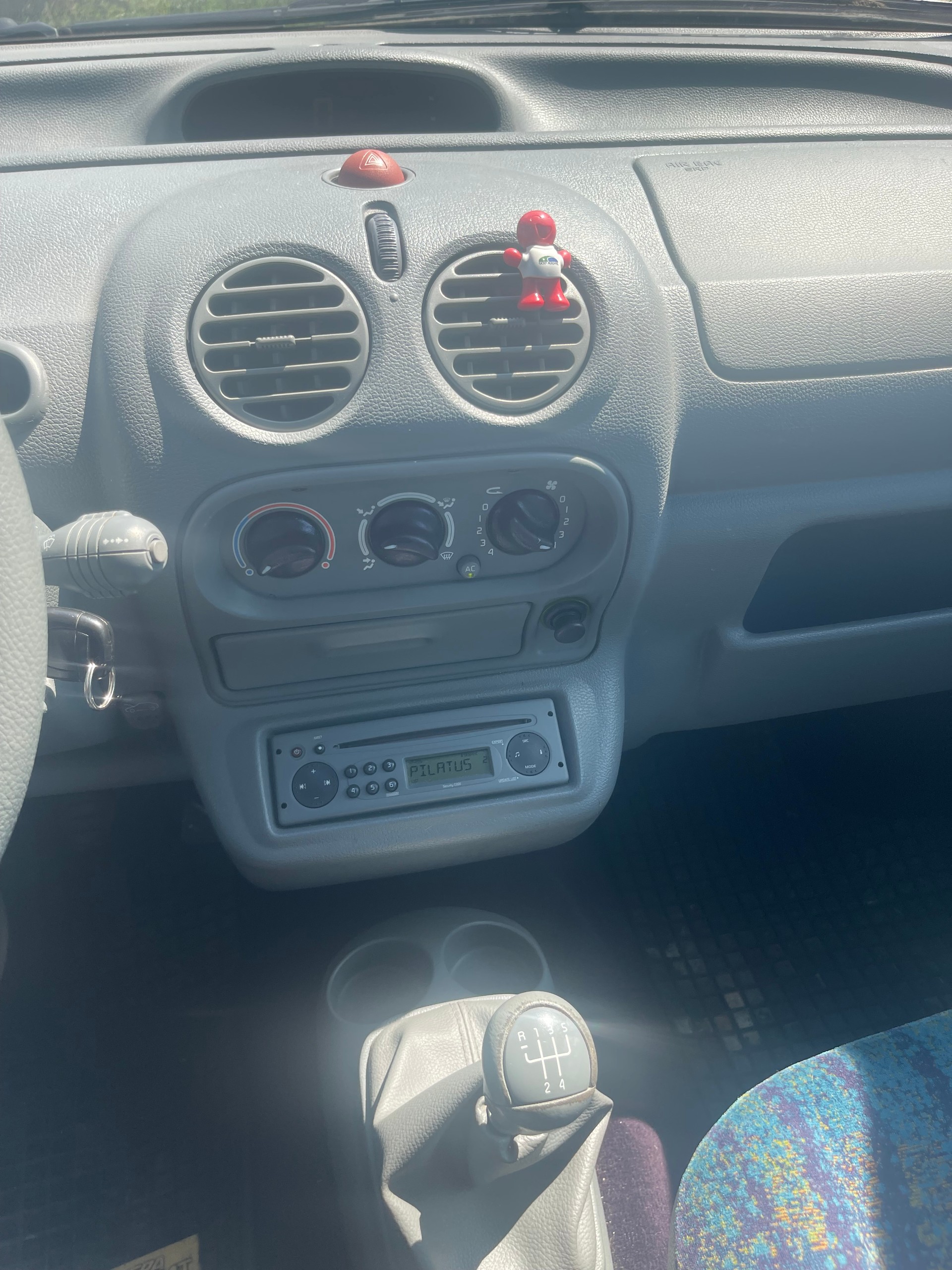 RENAULT Twingo 1.2 16V Initiale Advantage-image-4
