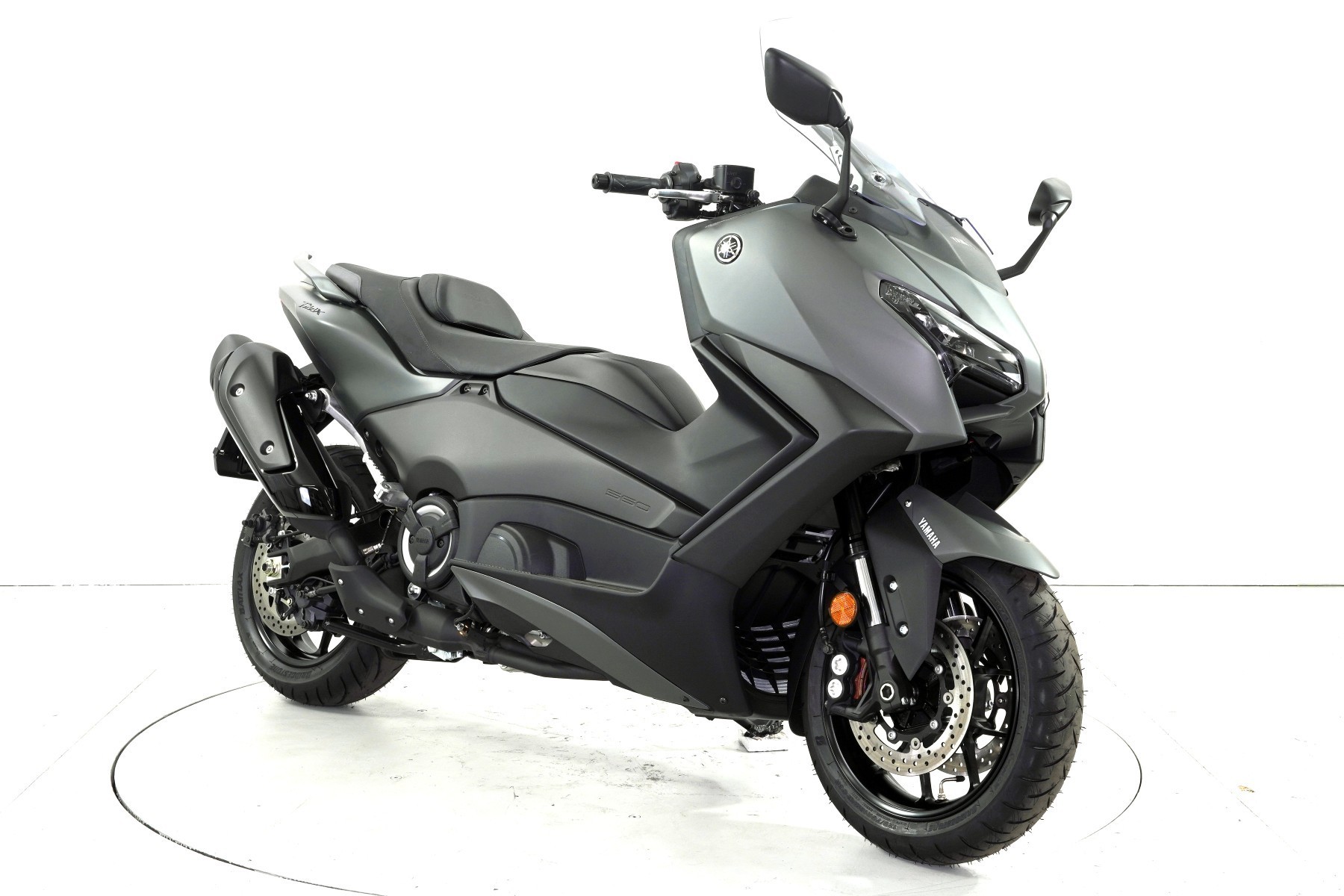 YAMAHA T-Max 560 ABS-showroom-element-1