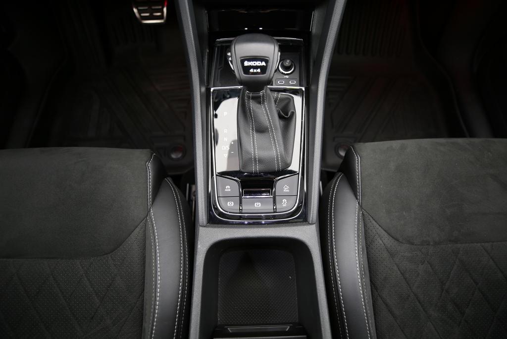 SKODA Kodiaq 2.0 TSI Sportline DSG-image-8