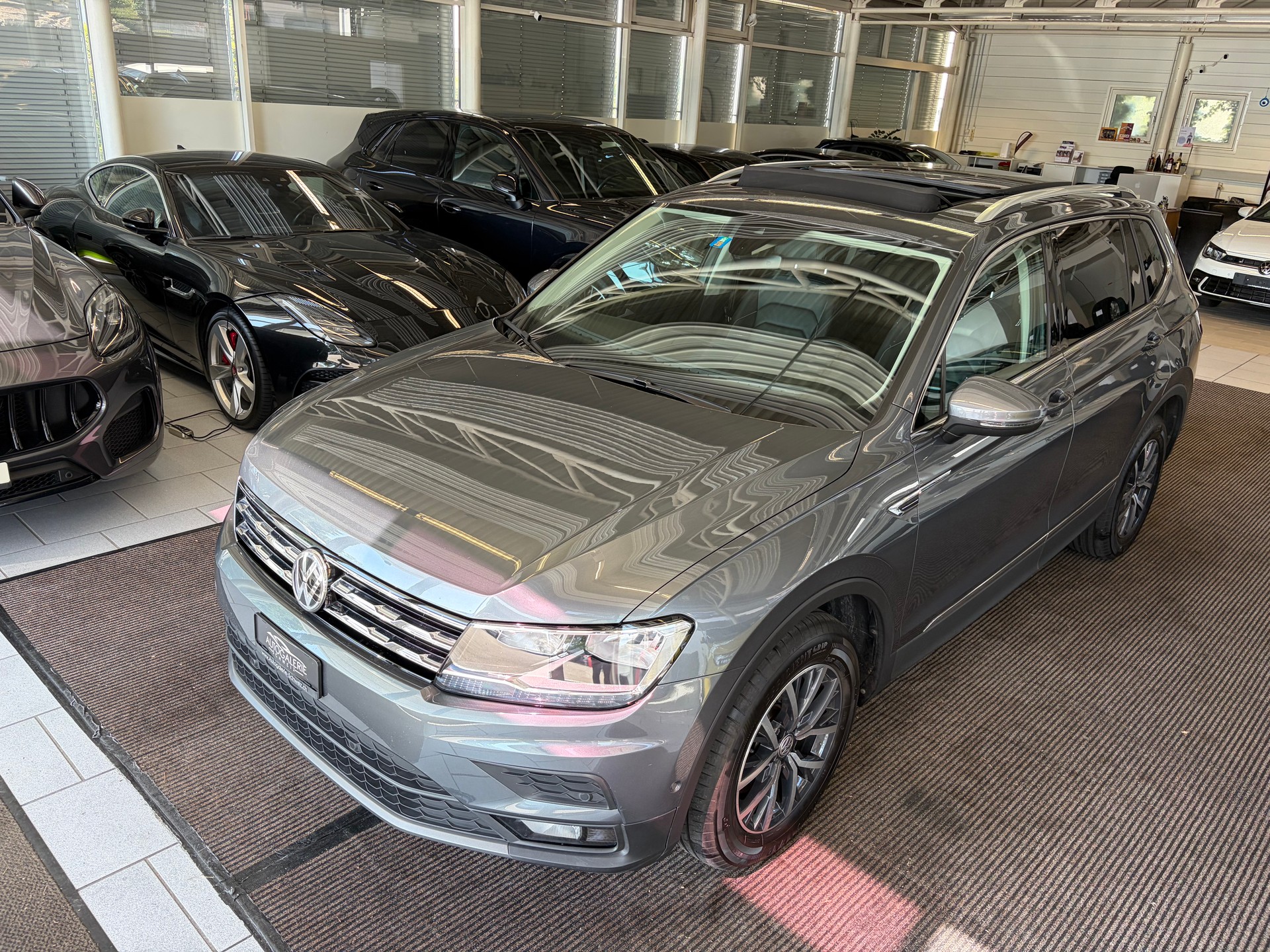 VW Tiguan Allspace 1.5TSI EVO Comfortline DSG | CH | Panorama | Leder Vienna | 7 Sitzer | -image-38