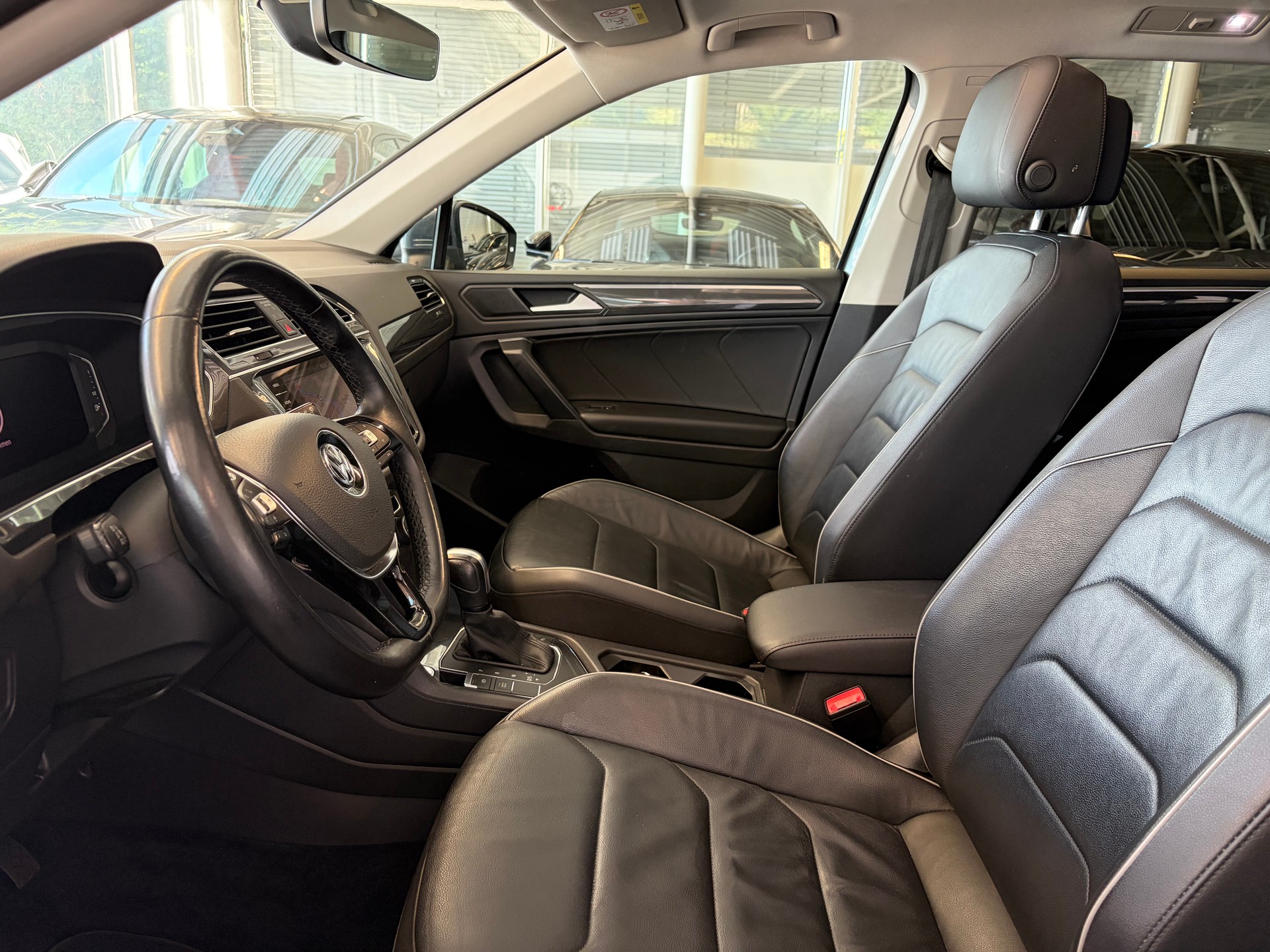 VW Tiguan Allspace 1.5TSI EVO Comfortline DSG | CH | Panorama | Leder Vienna | 7 Sitzer | -image-11