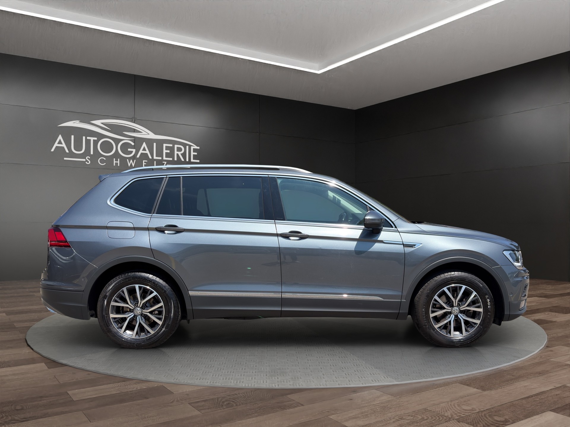 VW Tiguan Allspace 1.5TSI EVO Comfortline DSG | CH | Panorama | Leder Vienna | 7 Sitzer | -image-5