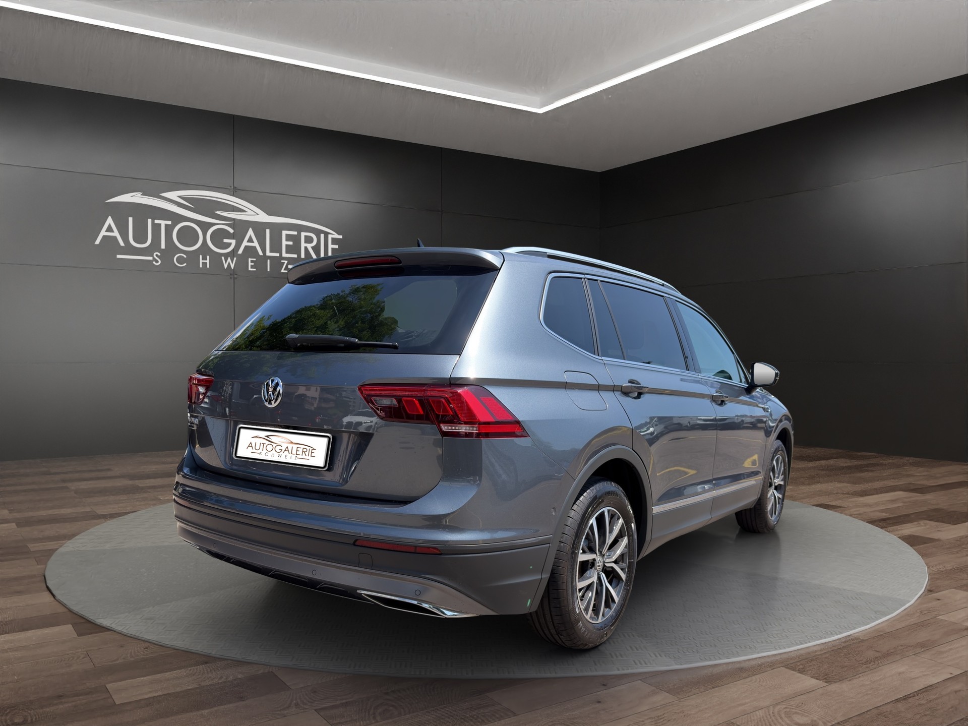 VW Tiguan Allspace 1.5TSI EVO Comfortline DSG | CH | Panorama | Leder Vienna | 7 Sitzer | -image-4