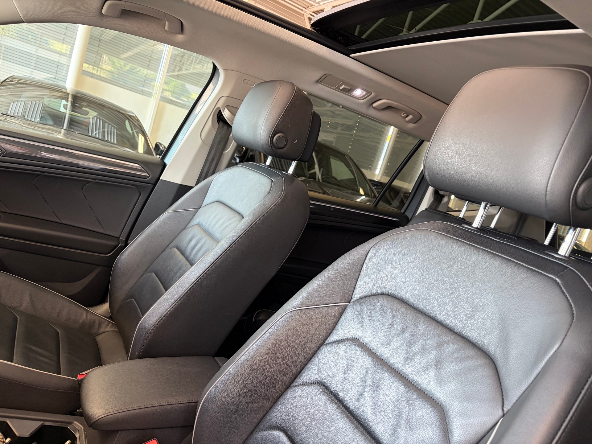 VW Tiguan Allspace 1.5TSI EVO Comfortline DSG | CH | Panorama | Leder Vienna | 7 Sitzer | -image-12