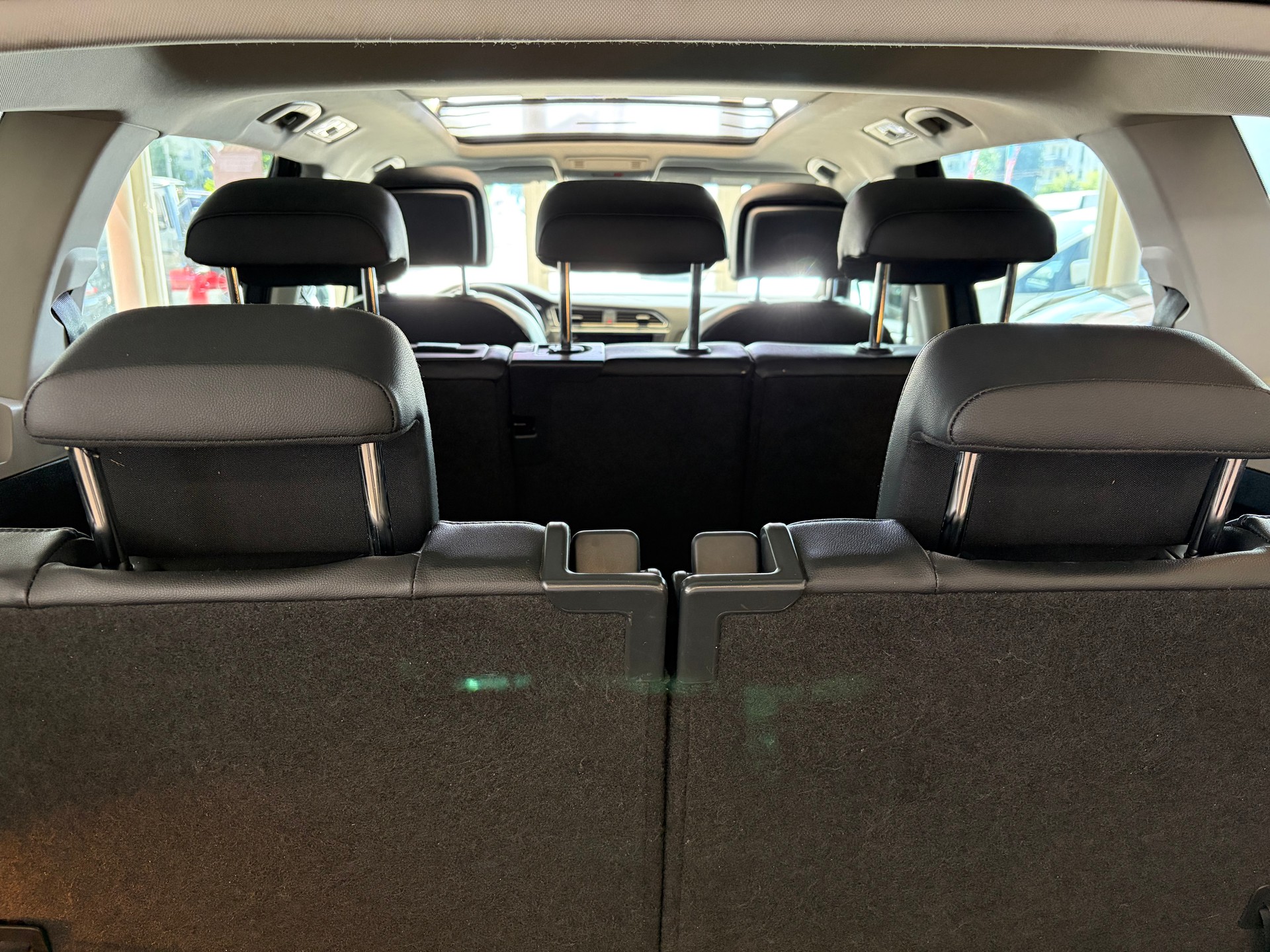 VW Tiguan Allspace 1.5TSI EVO Comfortline DSG | CH | Panorama | Leder Vienna | 7 Sitzer | -image-23