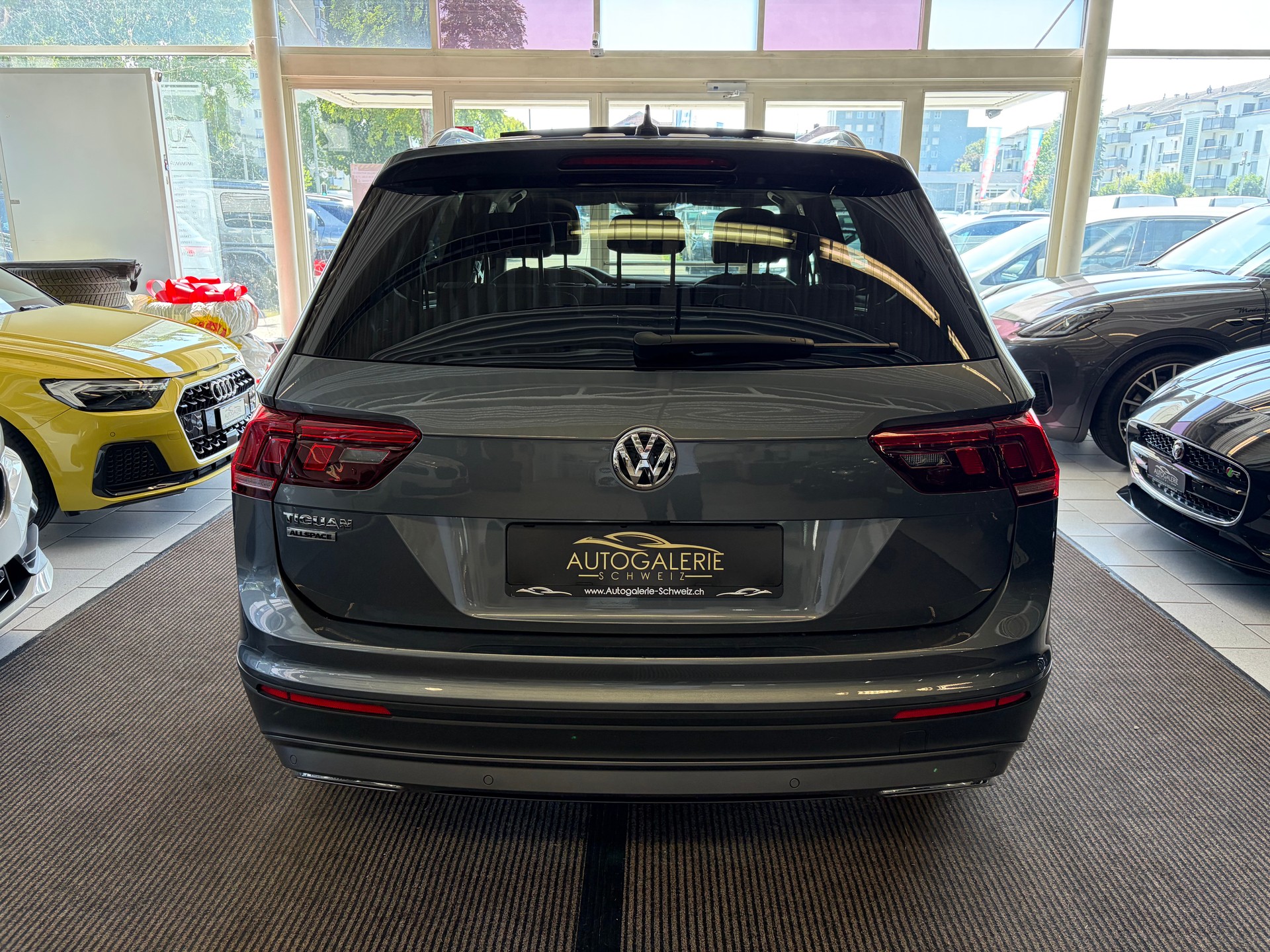 VW Tiguan Allspace 1.5TSI EVO Comfortline DSG | CH | Panorama | Leder Vienna | 7 Sitzer | -image-22