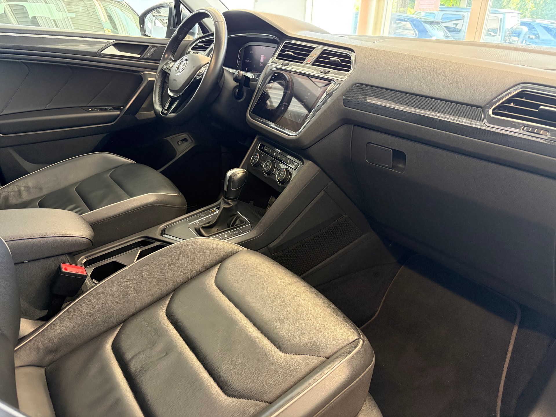 VW Tiguan Allspace 1.5TSI EVO Comfortline DSG | CH | Panorama | Leder Vienna | 7 Sitzer | -image-32