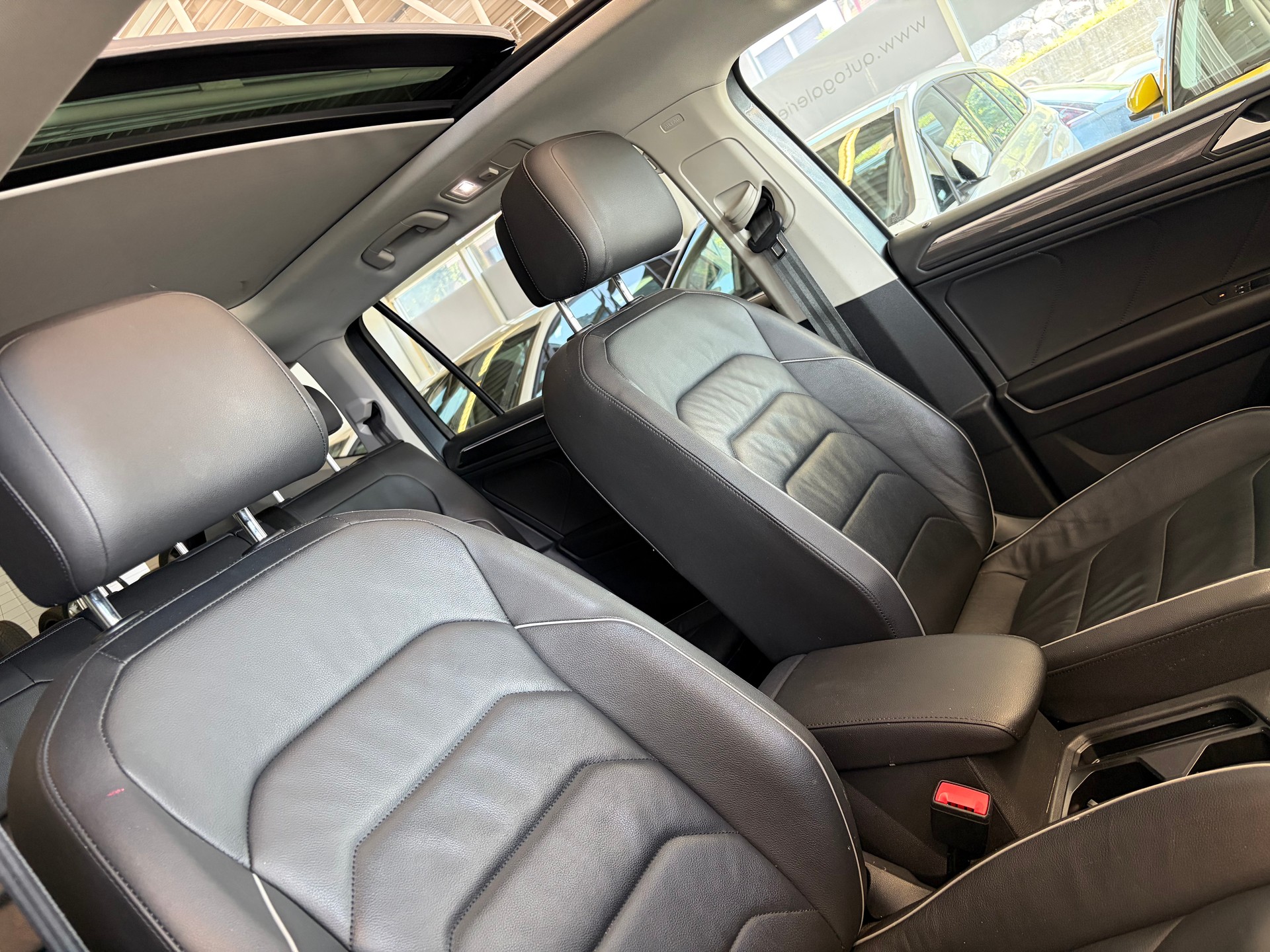 VW Tiguan Allspace 1.5TSI EVO Comfortline DSG | CH | Panorama | Leder Vienna | 7 Sitzer | -image-33