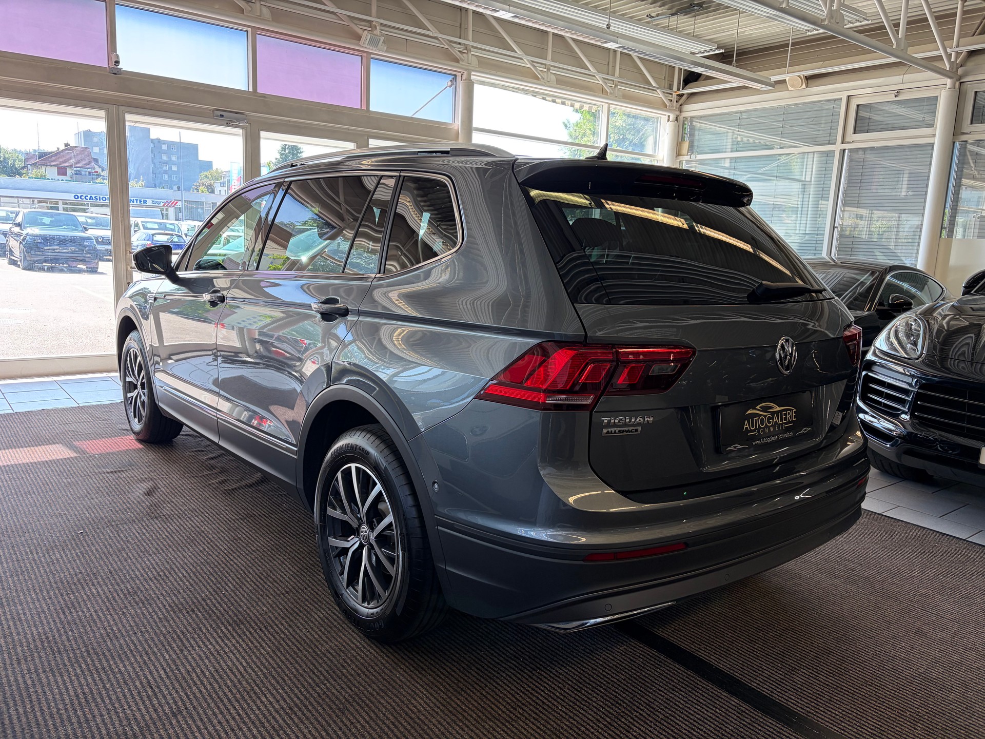 VW Tiguan Allspace 1.5TSI EVO Comfortline DSG | CH | Panorama | Leder Vienna | 7 Sitzer | -image-10
