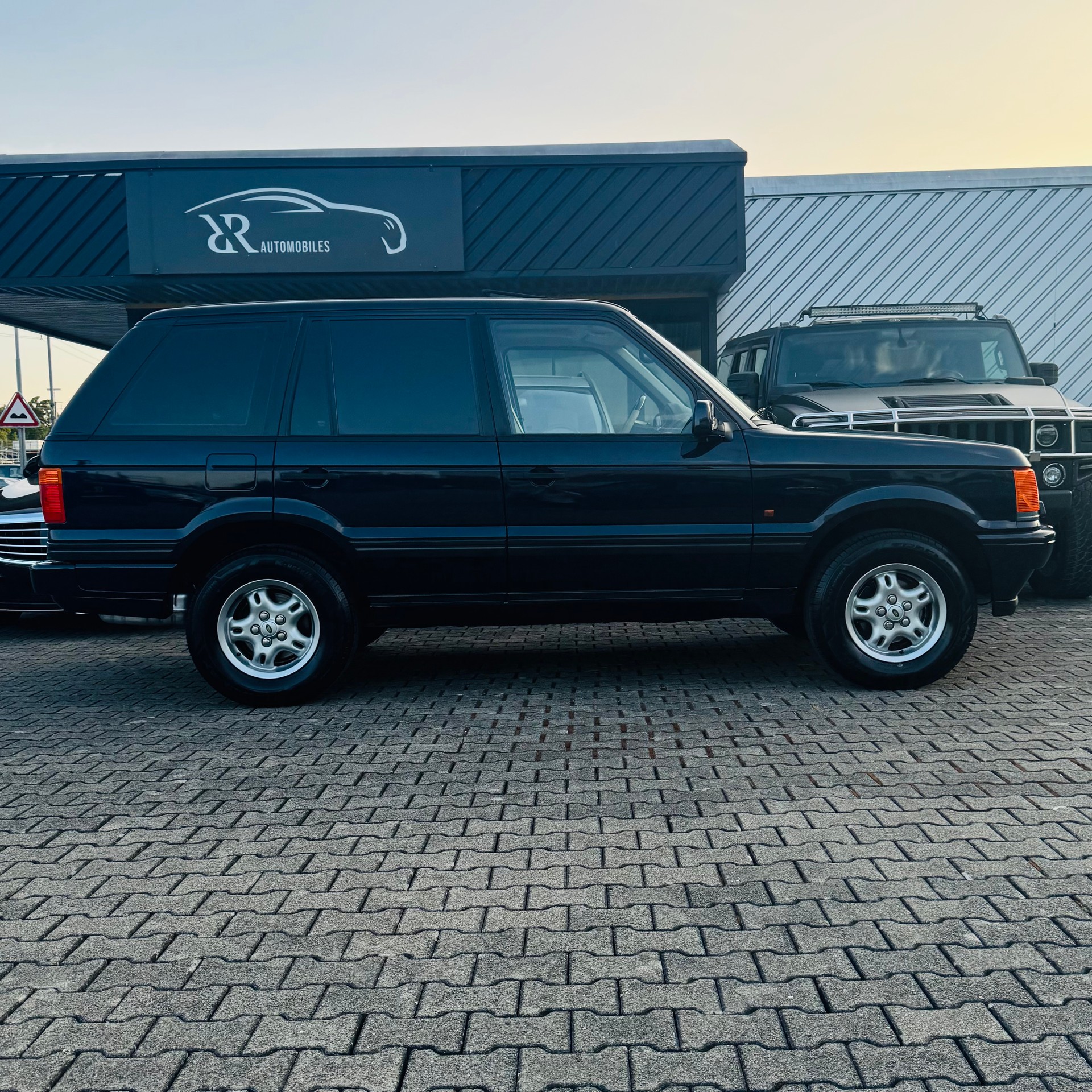 LAND ROVER 4.6 HSE Autobiography LE Anniversary-showroom-element-1
