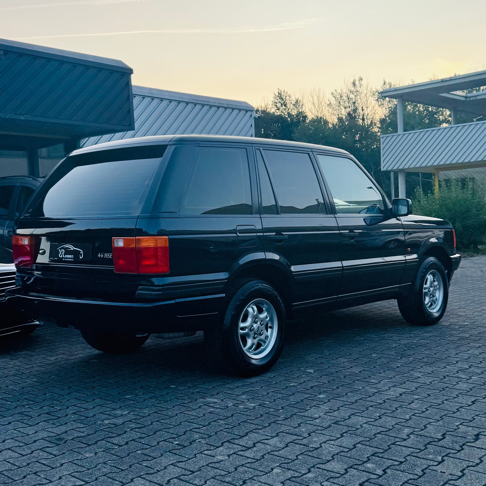 LAND ROVER 4.6 HSE Autobiography LE Anniversary-showroom-element-2