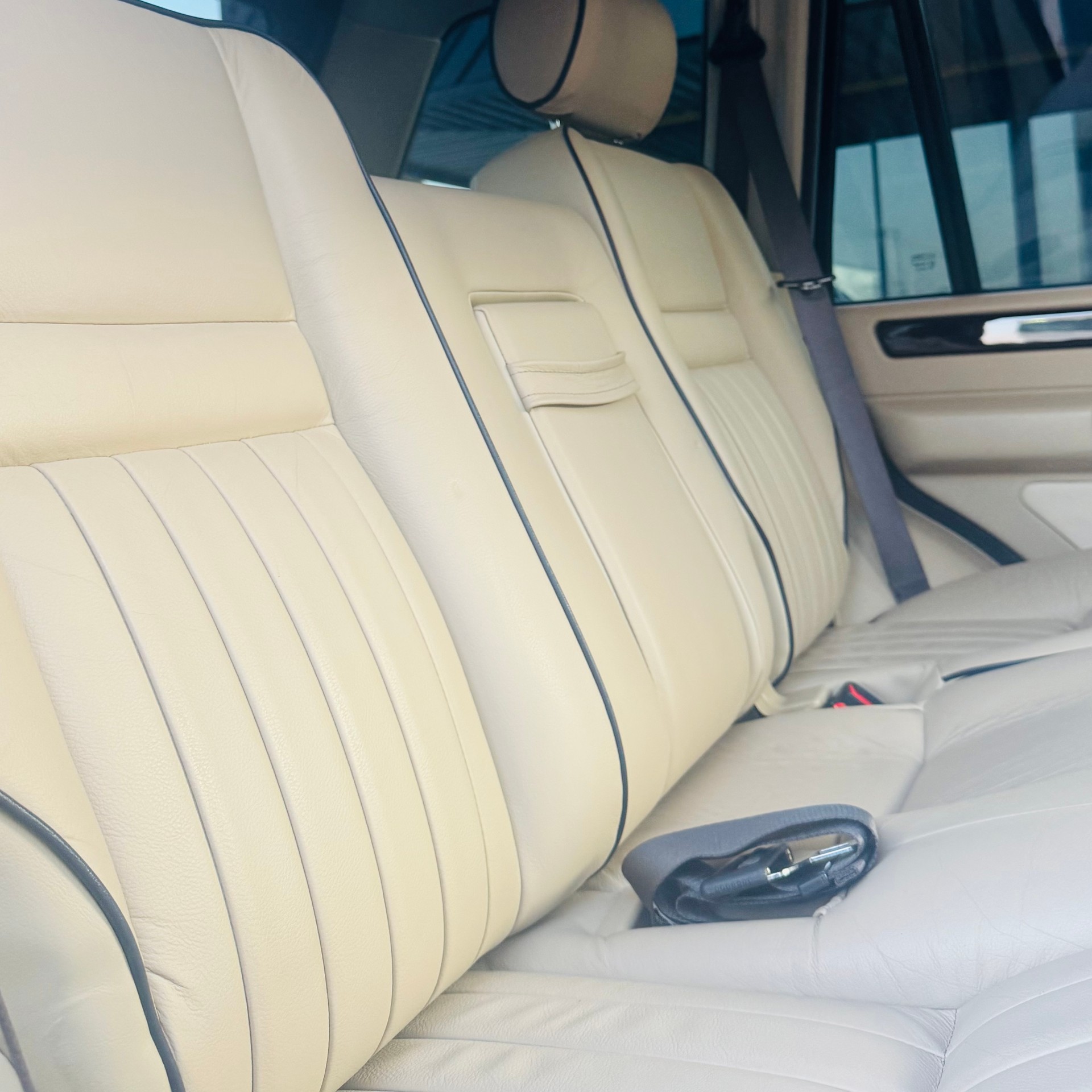 LAND ROVER 4.6 HSE Autobiography LE Anniversary-image-21
