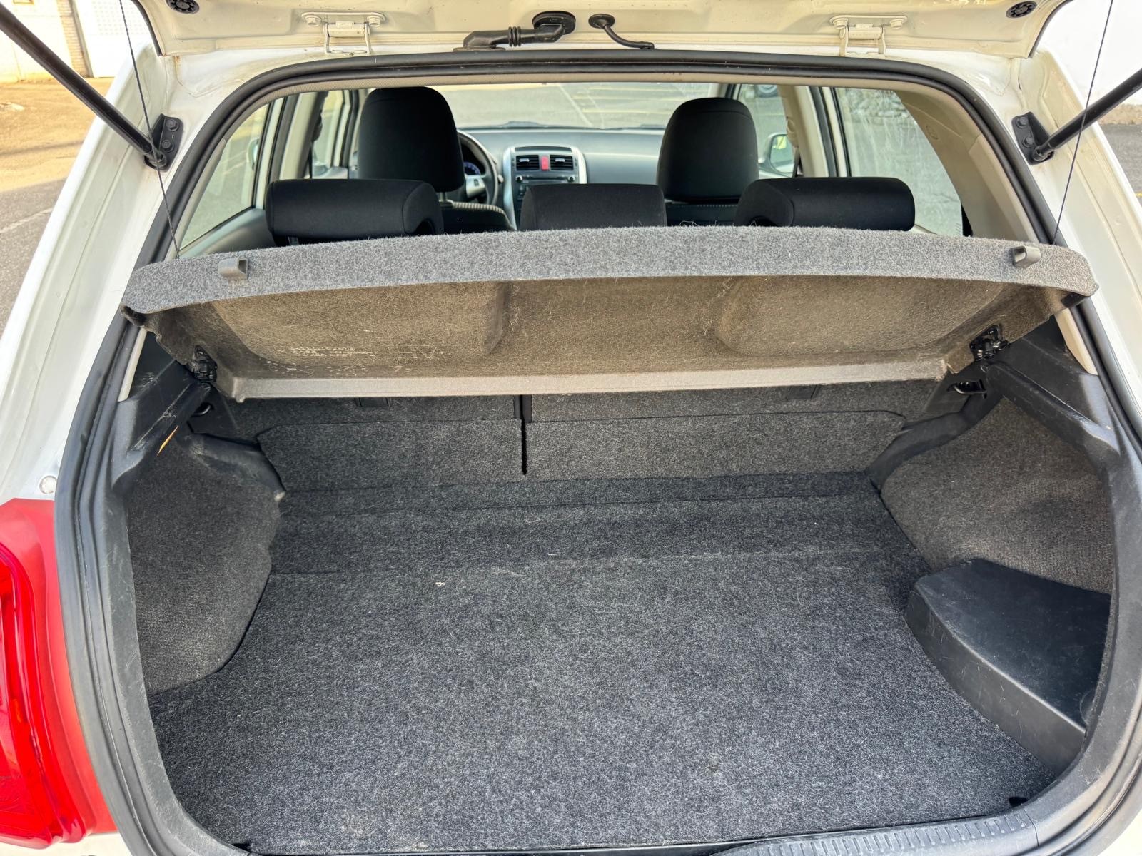 TOYOTA Auris 1.8 16V HSD Linea Luna-image-12