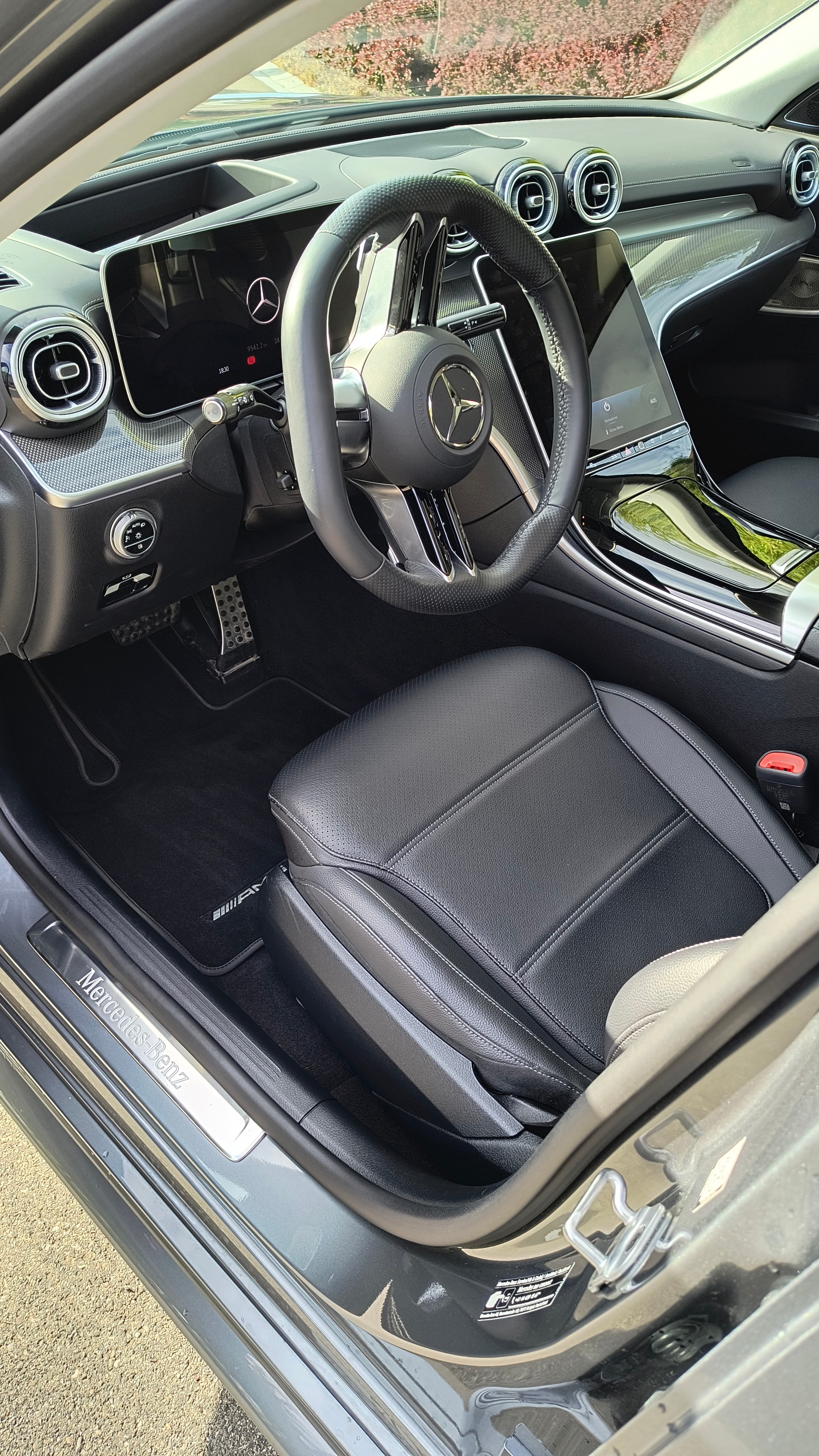 MERCEDES-BENZ C 200 AMG Line 4matic-image-3