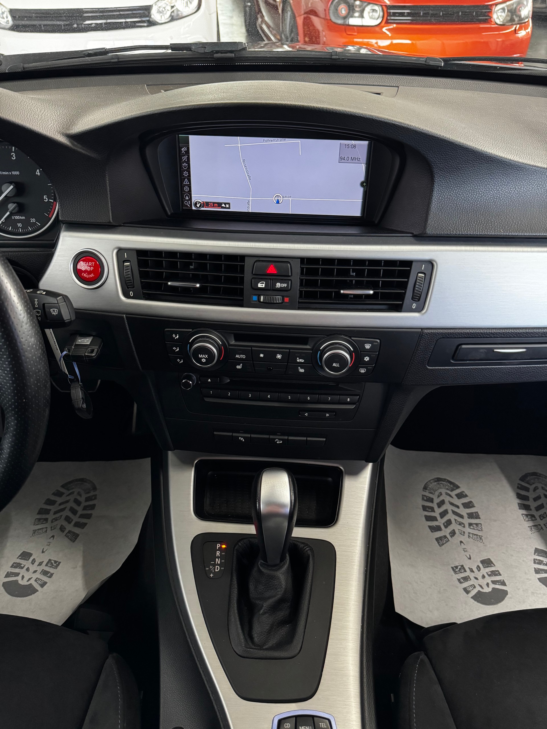 BMW 330d xDrive Touring Steptronic-image-15