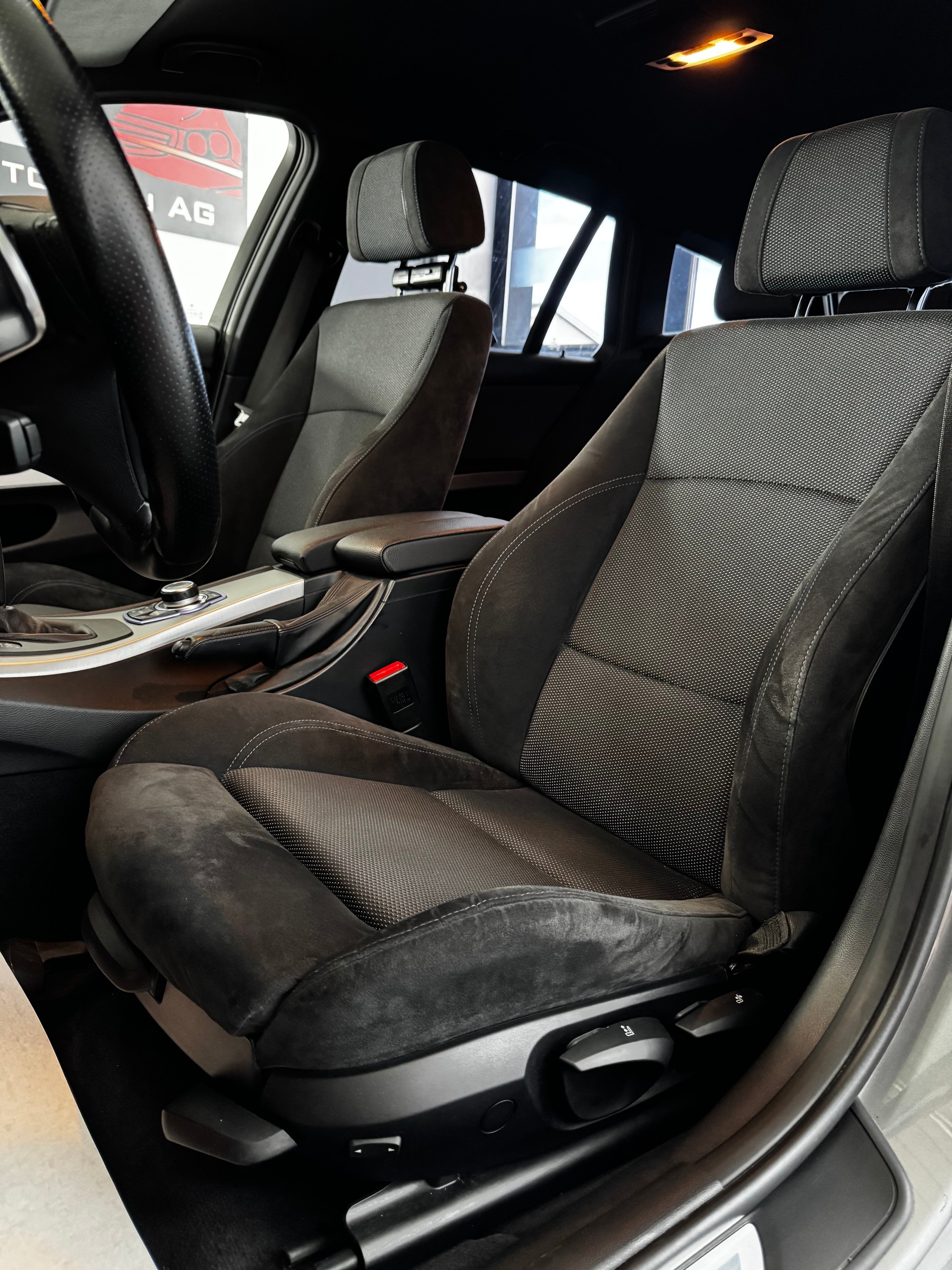 BMW 330d xDrive Touring Steptronic-image-13