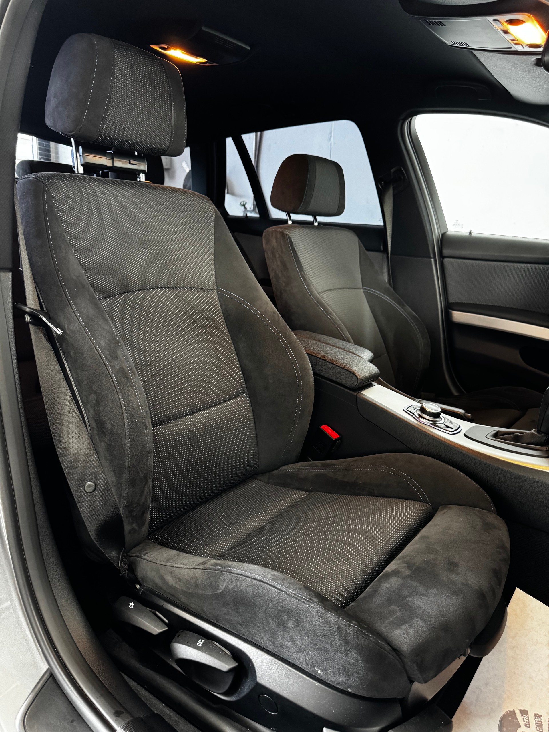 BMW 330d xDrive Touring Steptronic-image-18