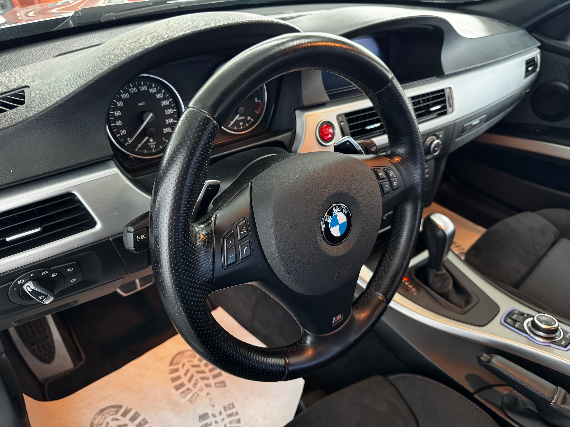 BMW 330d xDrive Touring Steptronic-image-11