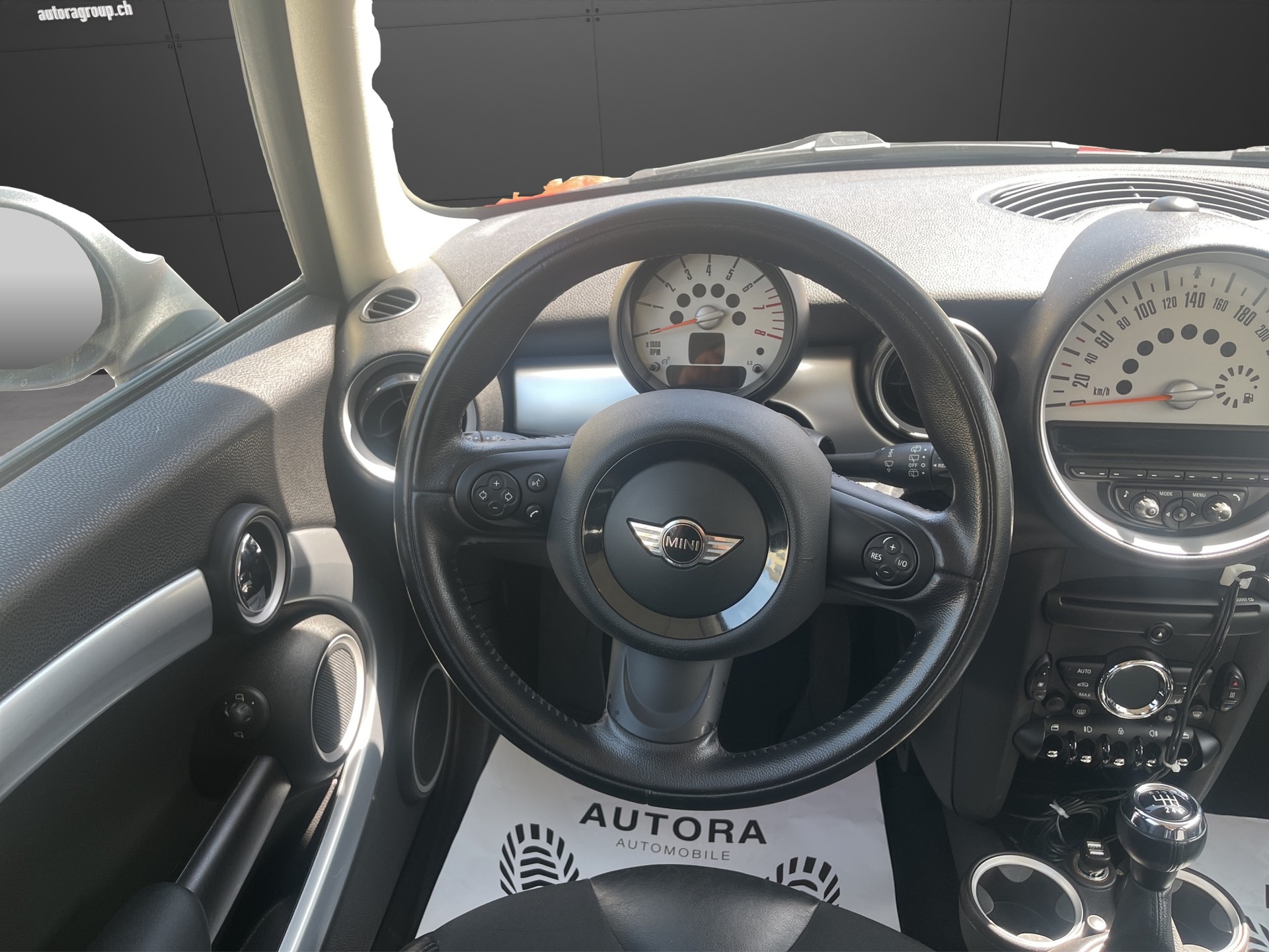 MINI Cooper-image-9