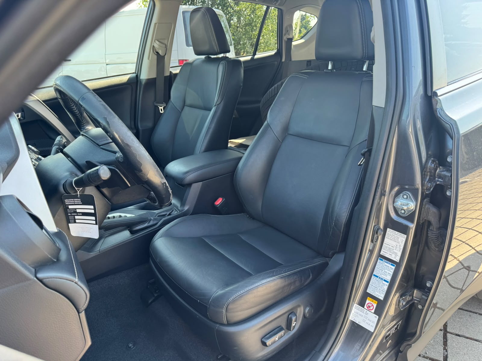 TOYOTA RAV-4 2.2D-CAT Sol Premium AT-image-13