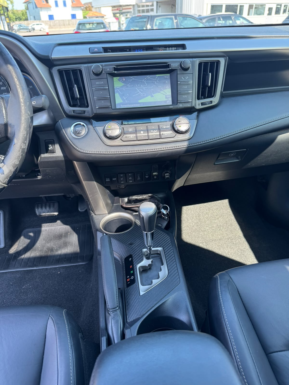 TOYOTA RAV-4 2.2D-CAT Sol Premium AT-image-12