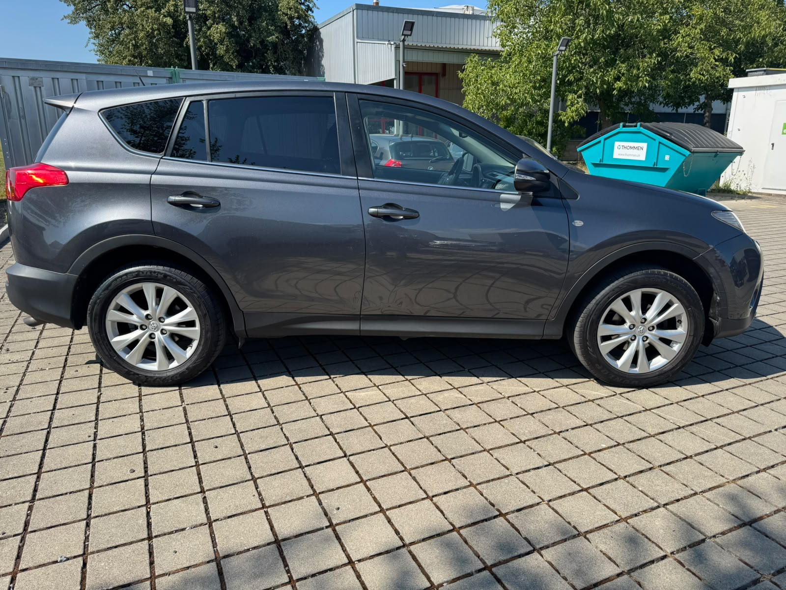 TOYOTA RAV-4 2.2D-CAT Sol Premium AT-image-4