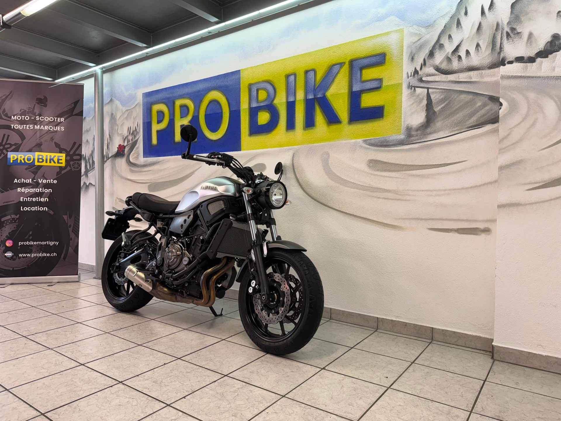 YAMAHA XSR 700