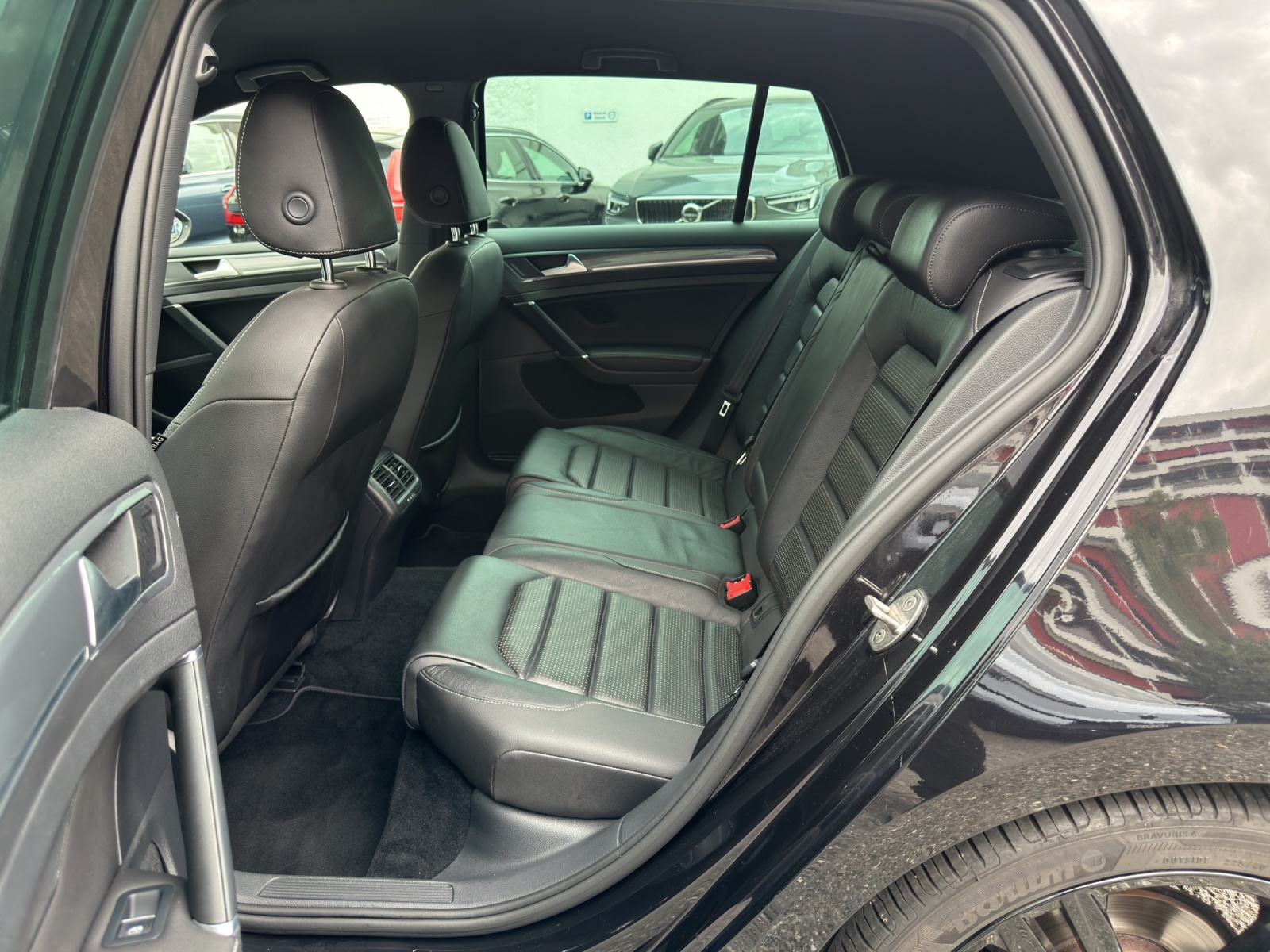 VW Golf VII 1.5 TSI 150 Highline DSG-image-16