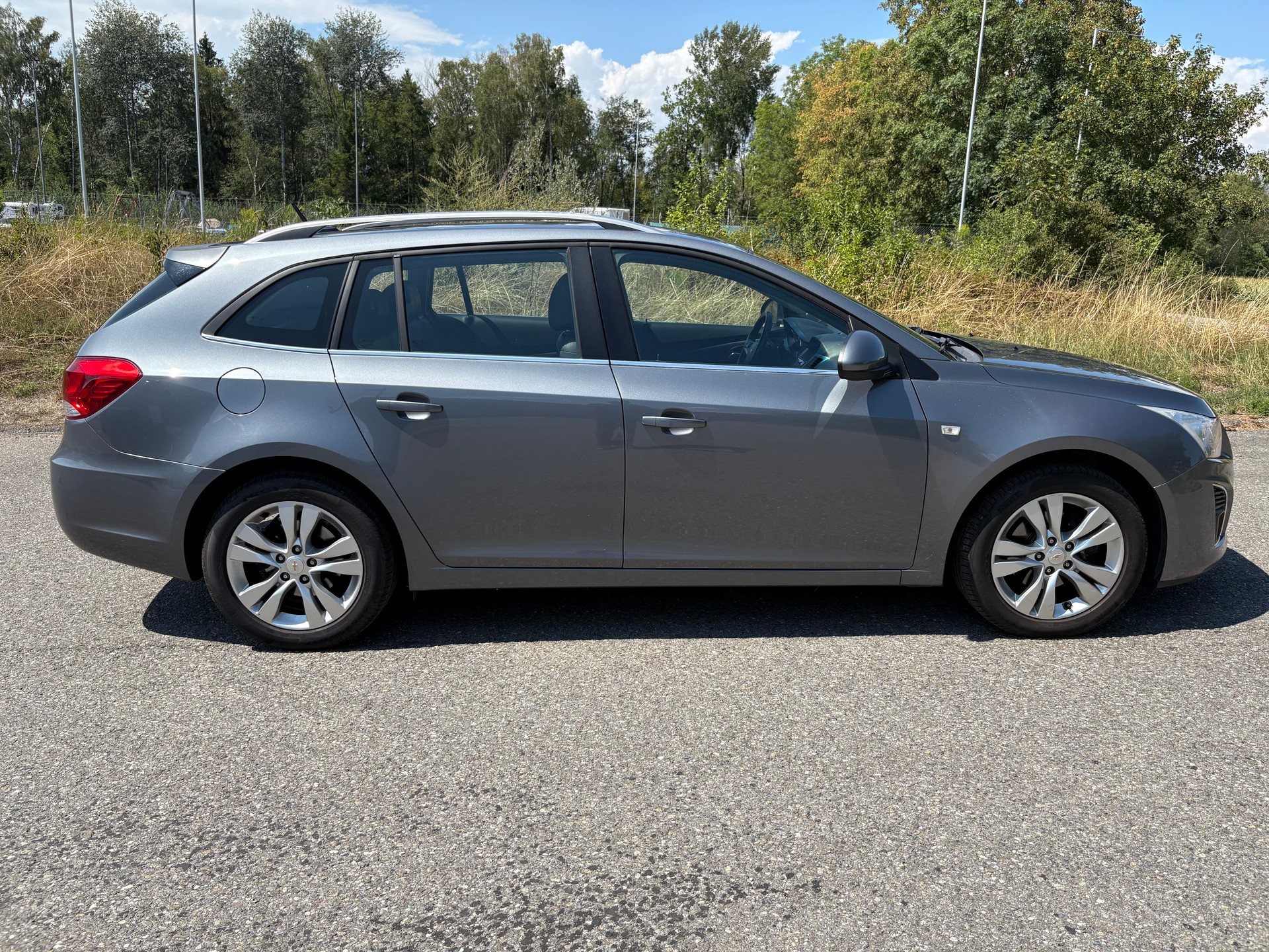 CHEVROLET Cruze Station Wagon 1.7 VCDi LT-image-7