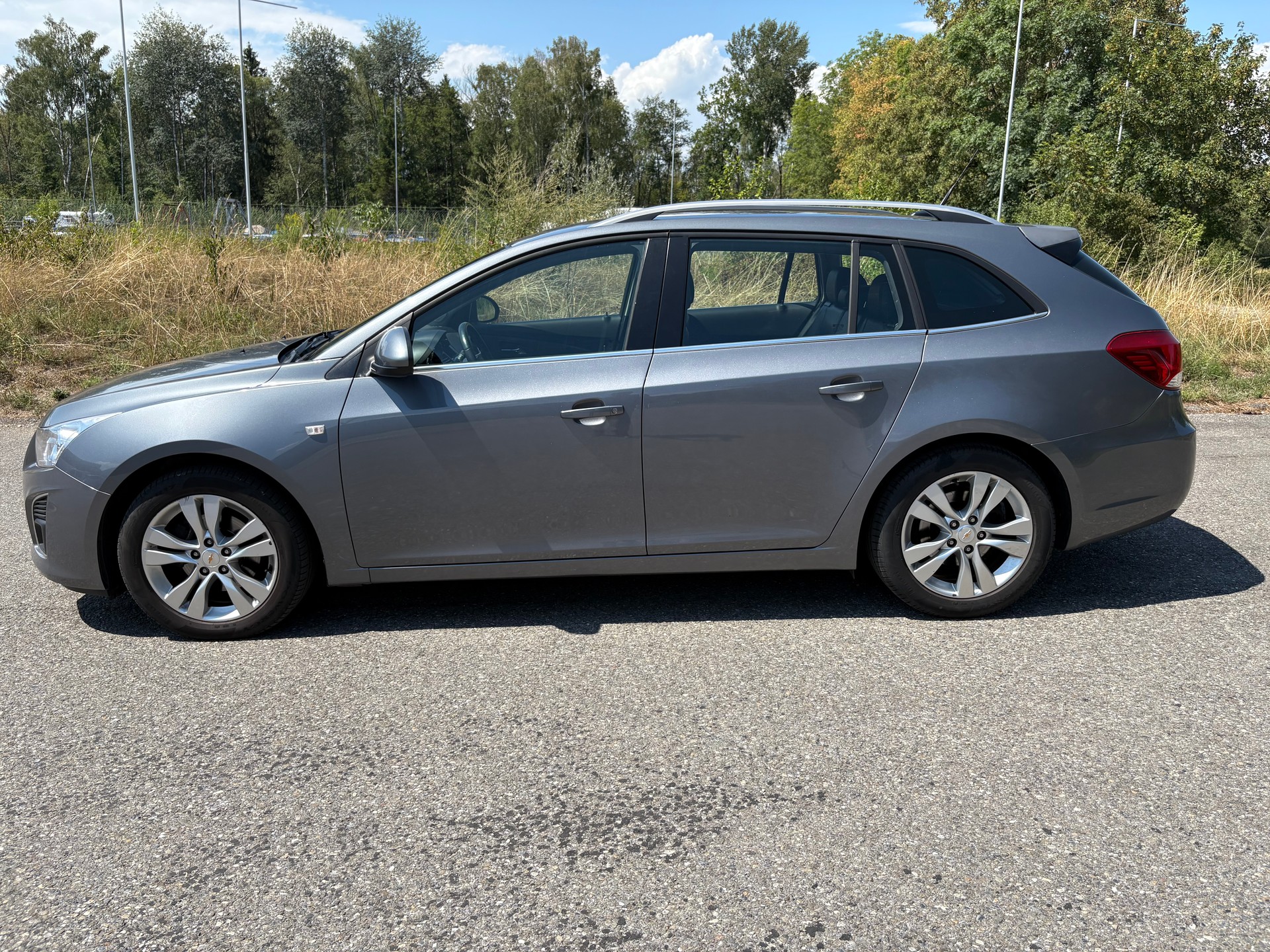 CHEVROLET Cruze Station Wagon 1.7 VCDi LT-image-6