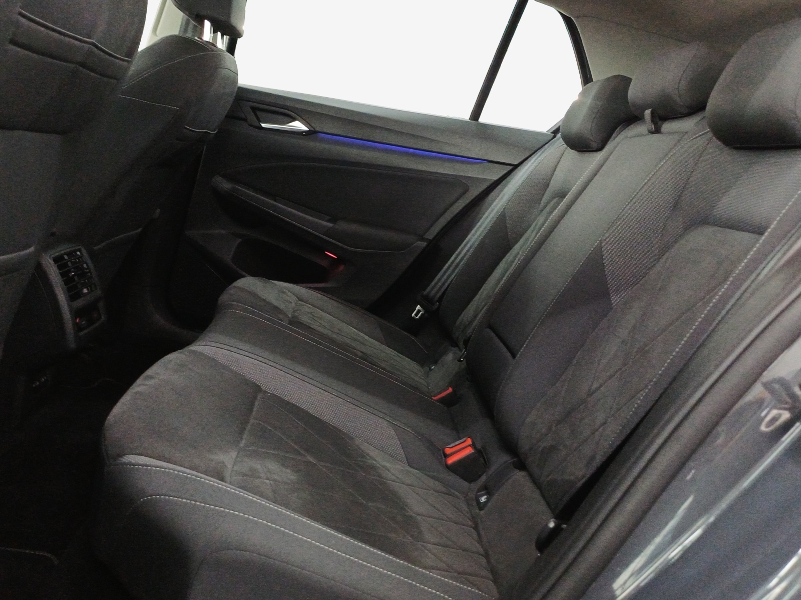 VW Golf 2.0 TDI Style DSG-image-11