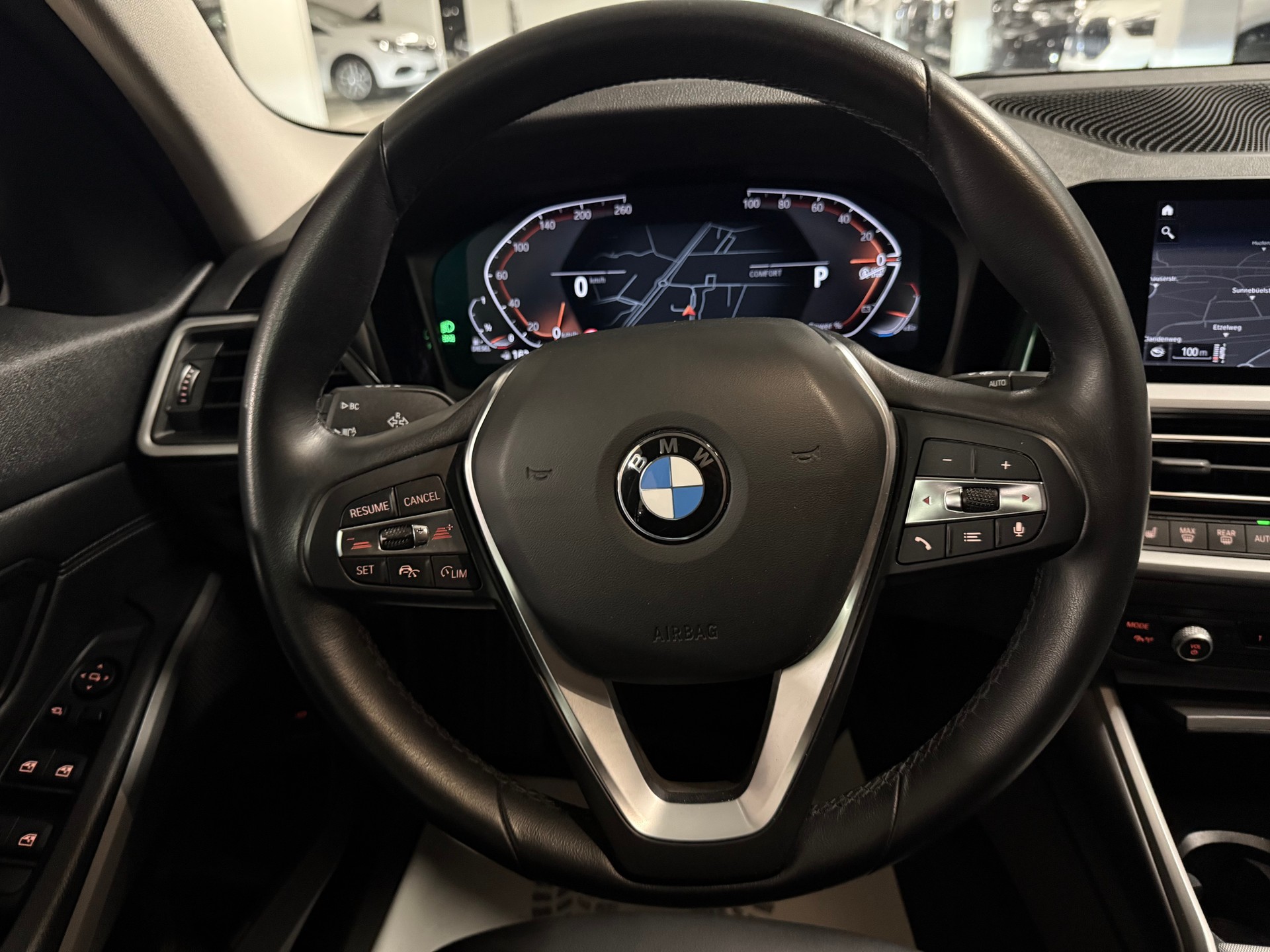 BMW 320d xDrive 48V Touring Steptronic AHK, RF Kamera-image-11