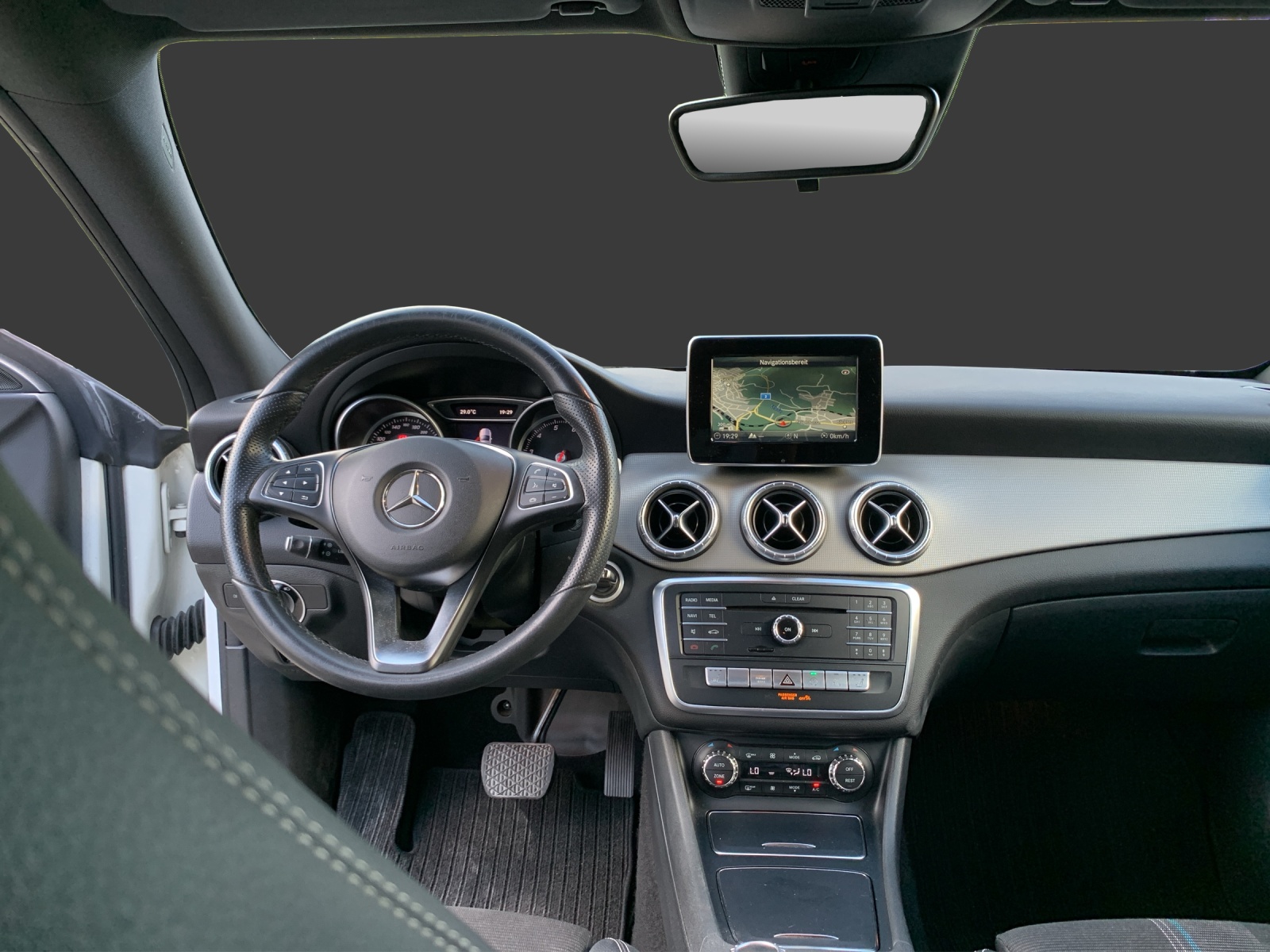 MERCEDES-BENZ CLA Shooting Brake 200 Night Star 7G-DCT-image-8
